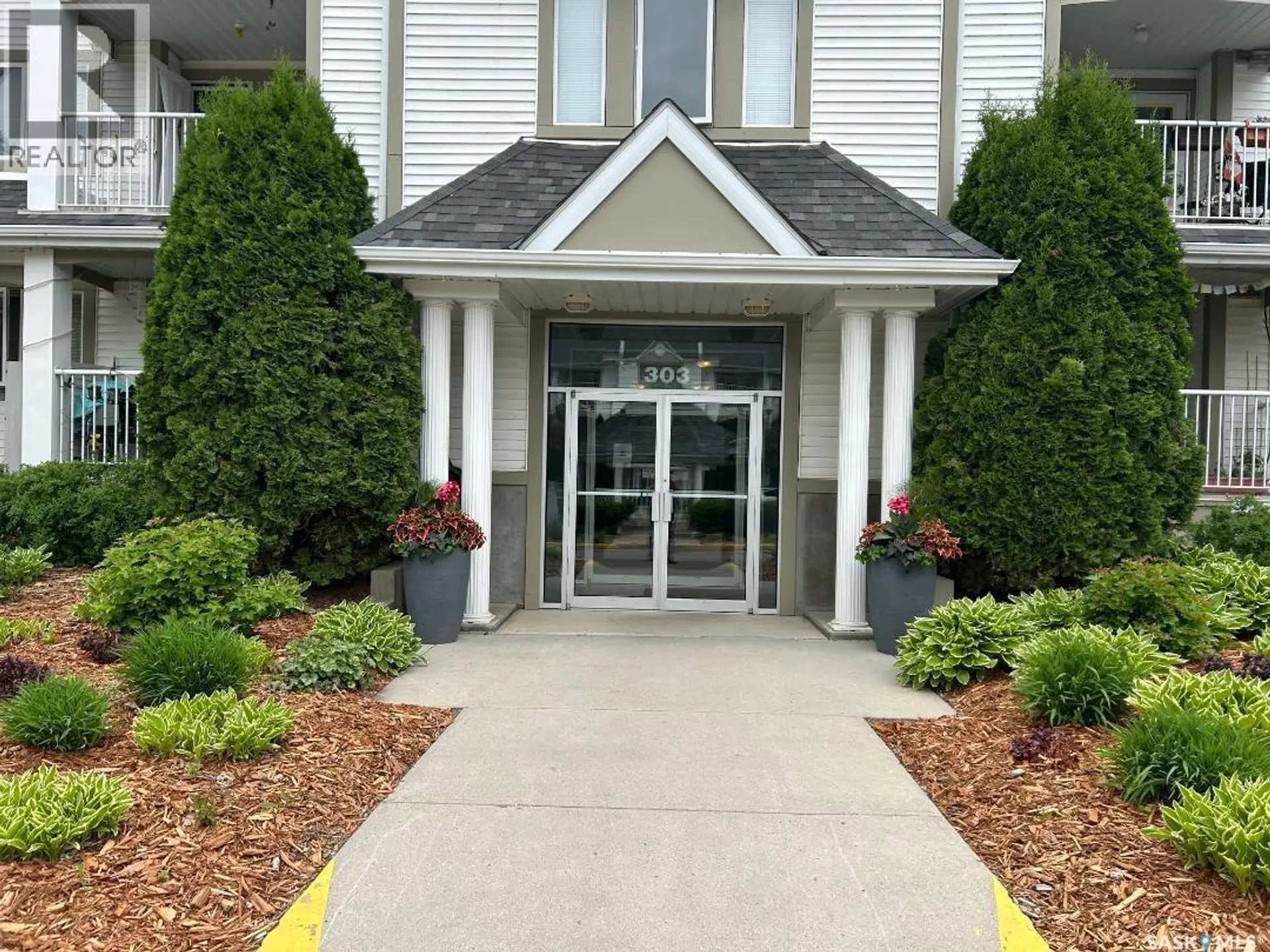 #305 303 Pinehouse DRIVE - Image 3
