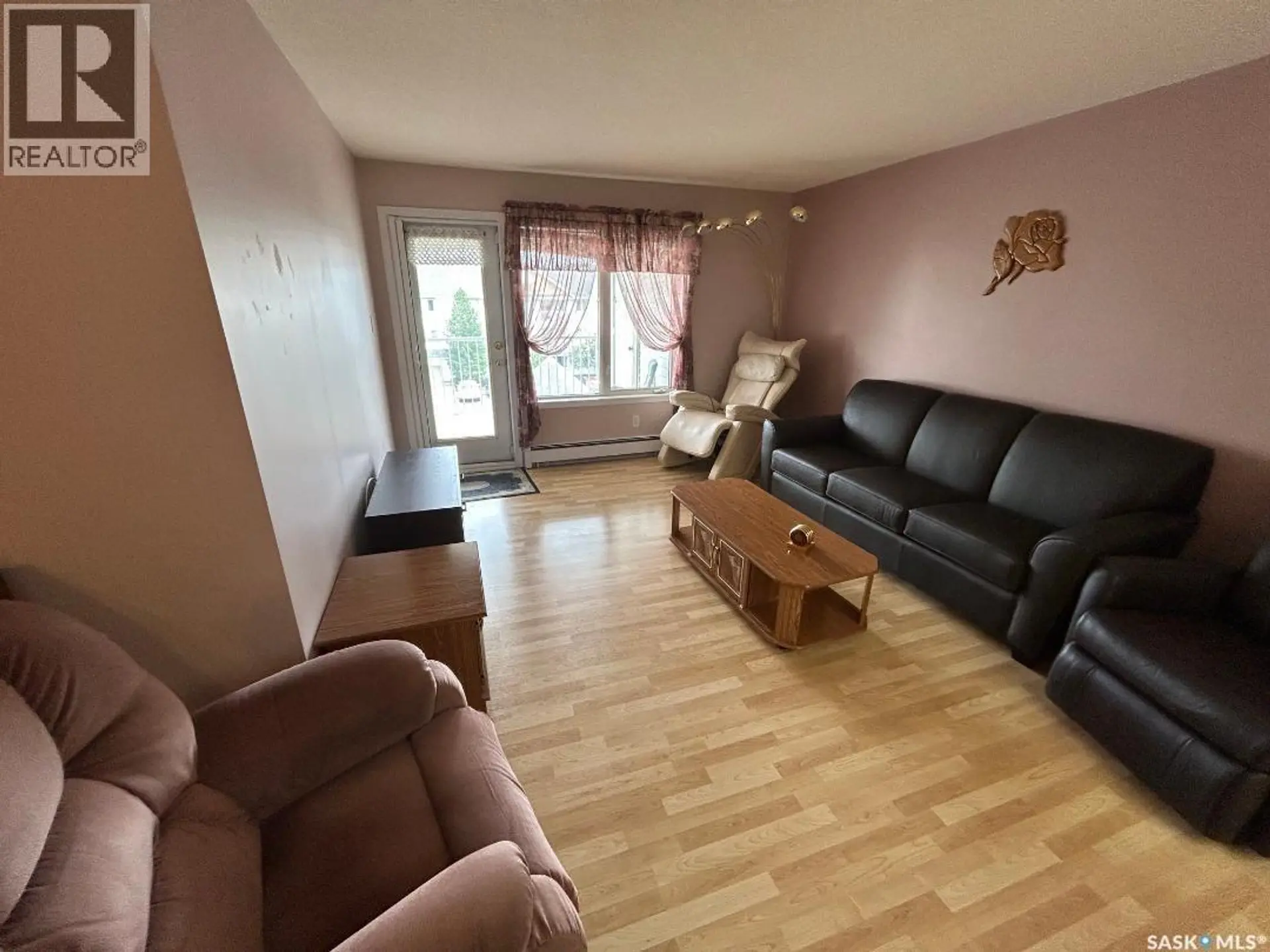#305 303 Pinehouse DRIVE - Image 5
