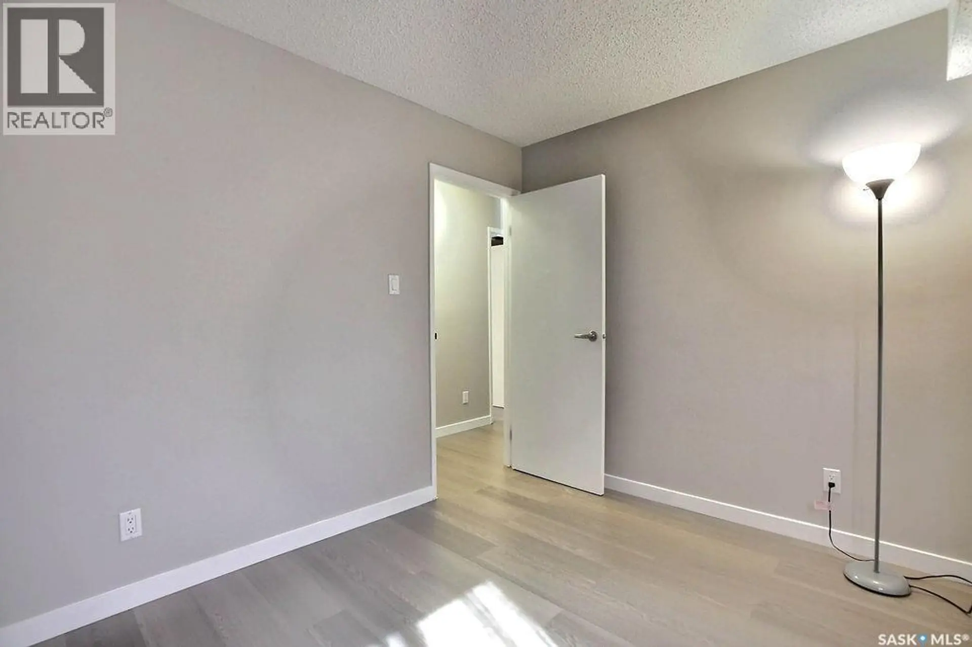 #118 2315 McIntyre STREET - Image 10
