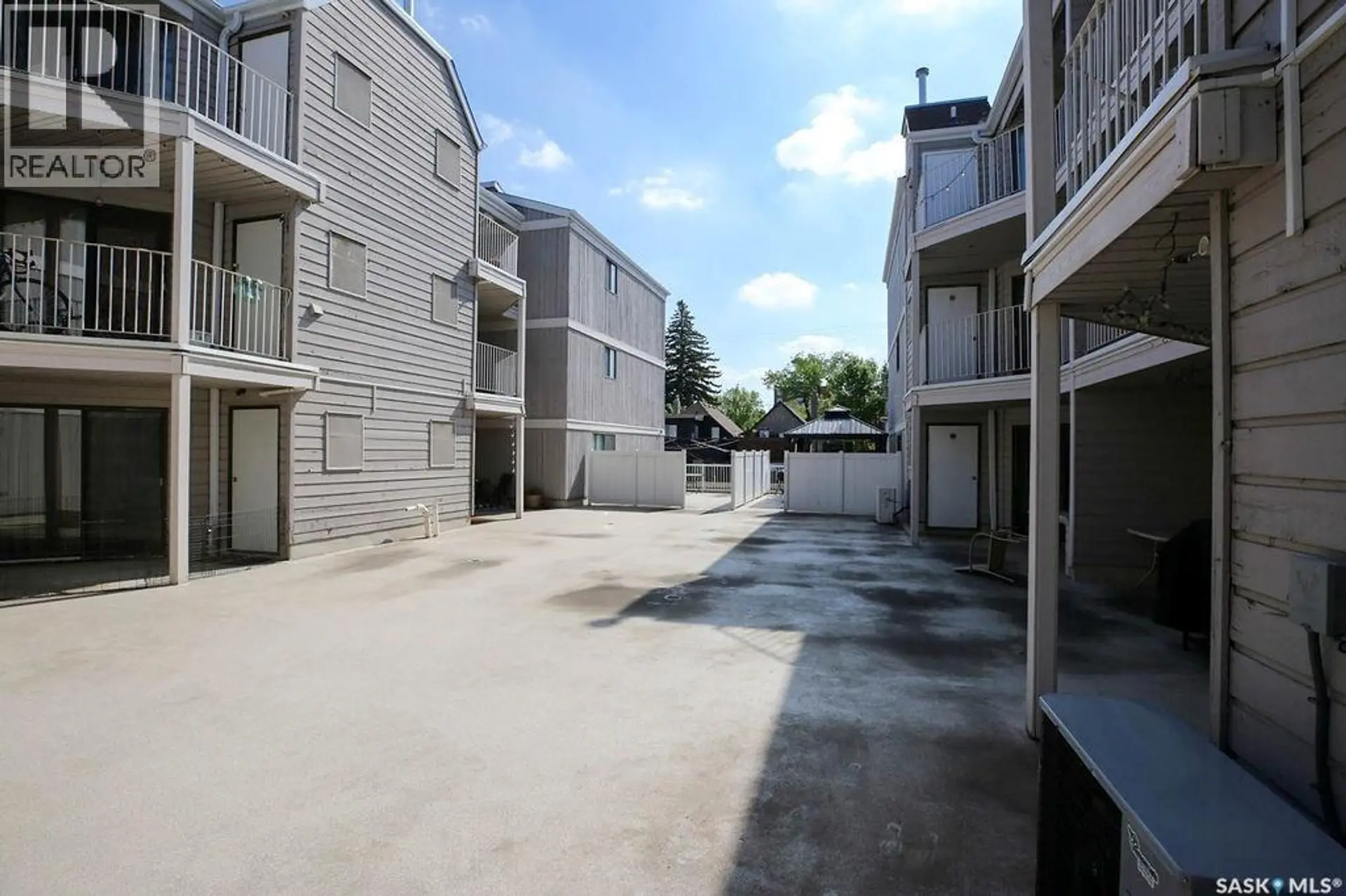 #118 2315 McIntyre STREET - Image 18