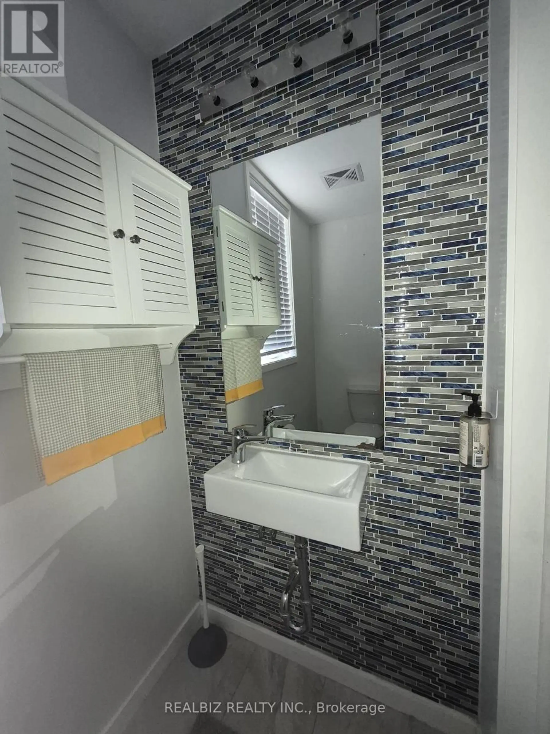 #77 400 ALEX GARDNER CIRCLE - Image 8