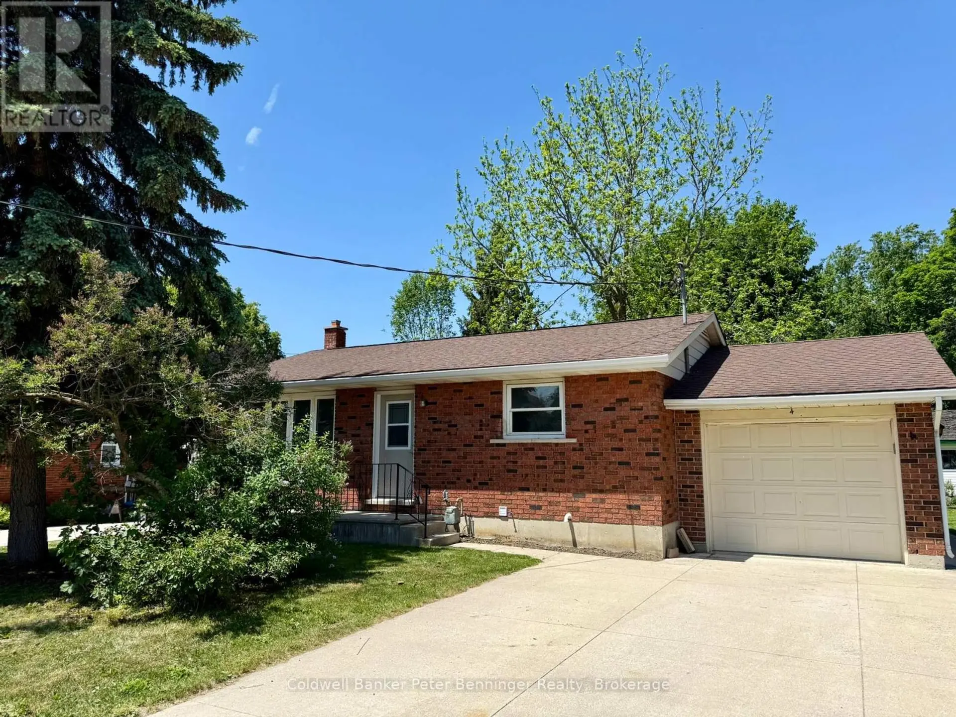 4 HURON STREET - Image 1