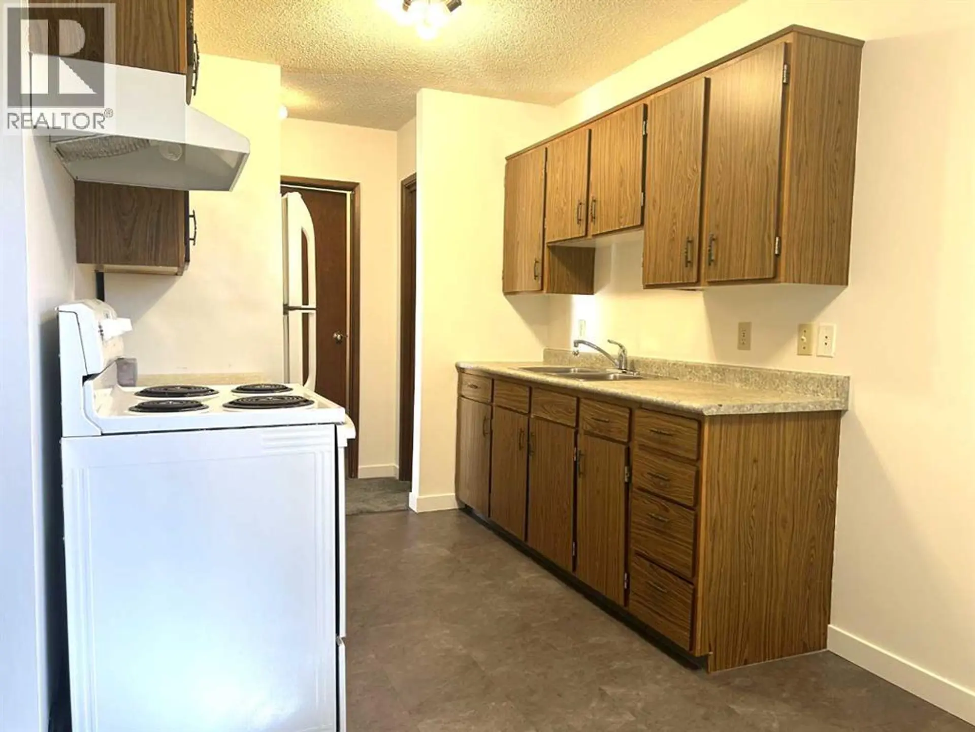 223 5 Street NW - Image 6