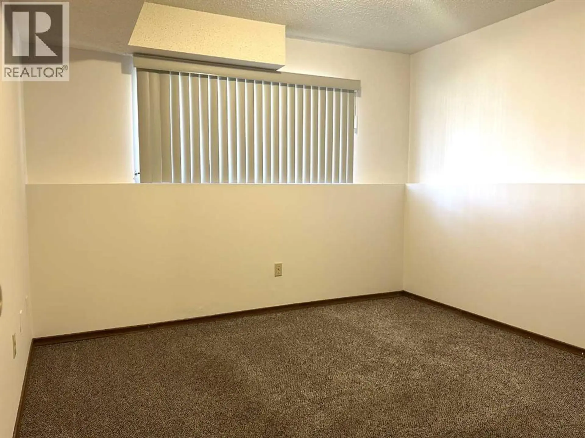 223 5 Street NW - Image 11