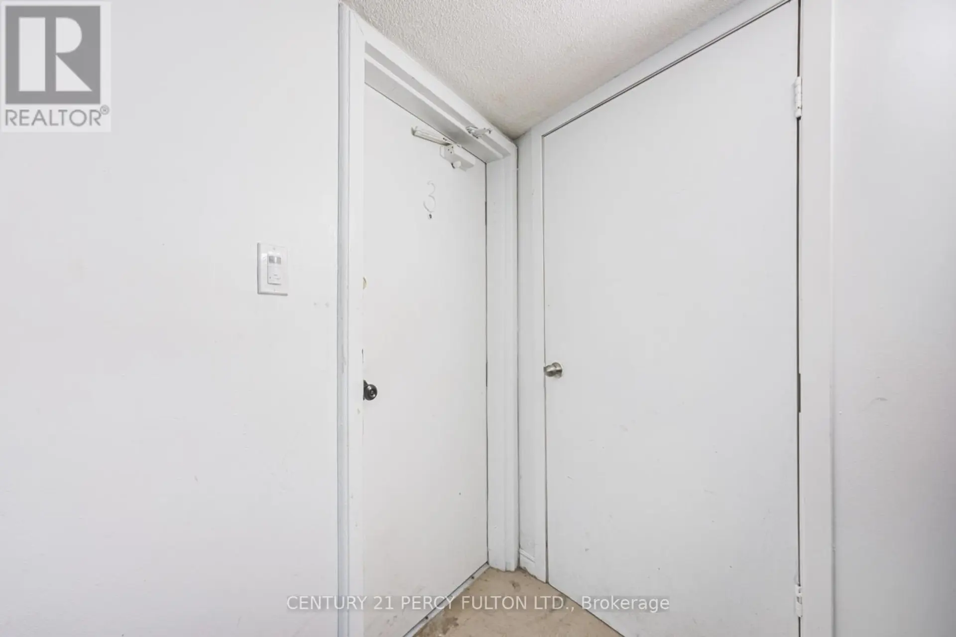 1100 SIMCOE STREET S - Image 7