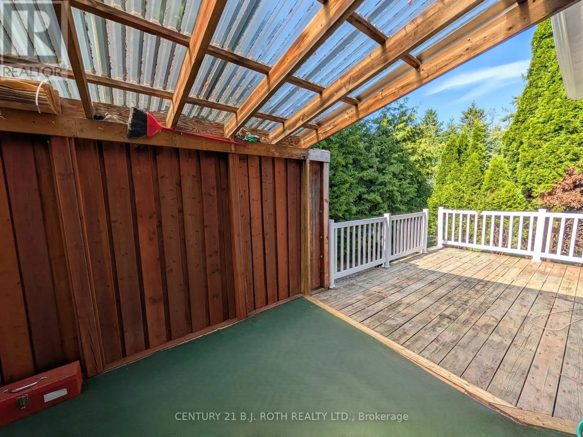 66 LINDEN LANE - Image 3