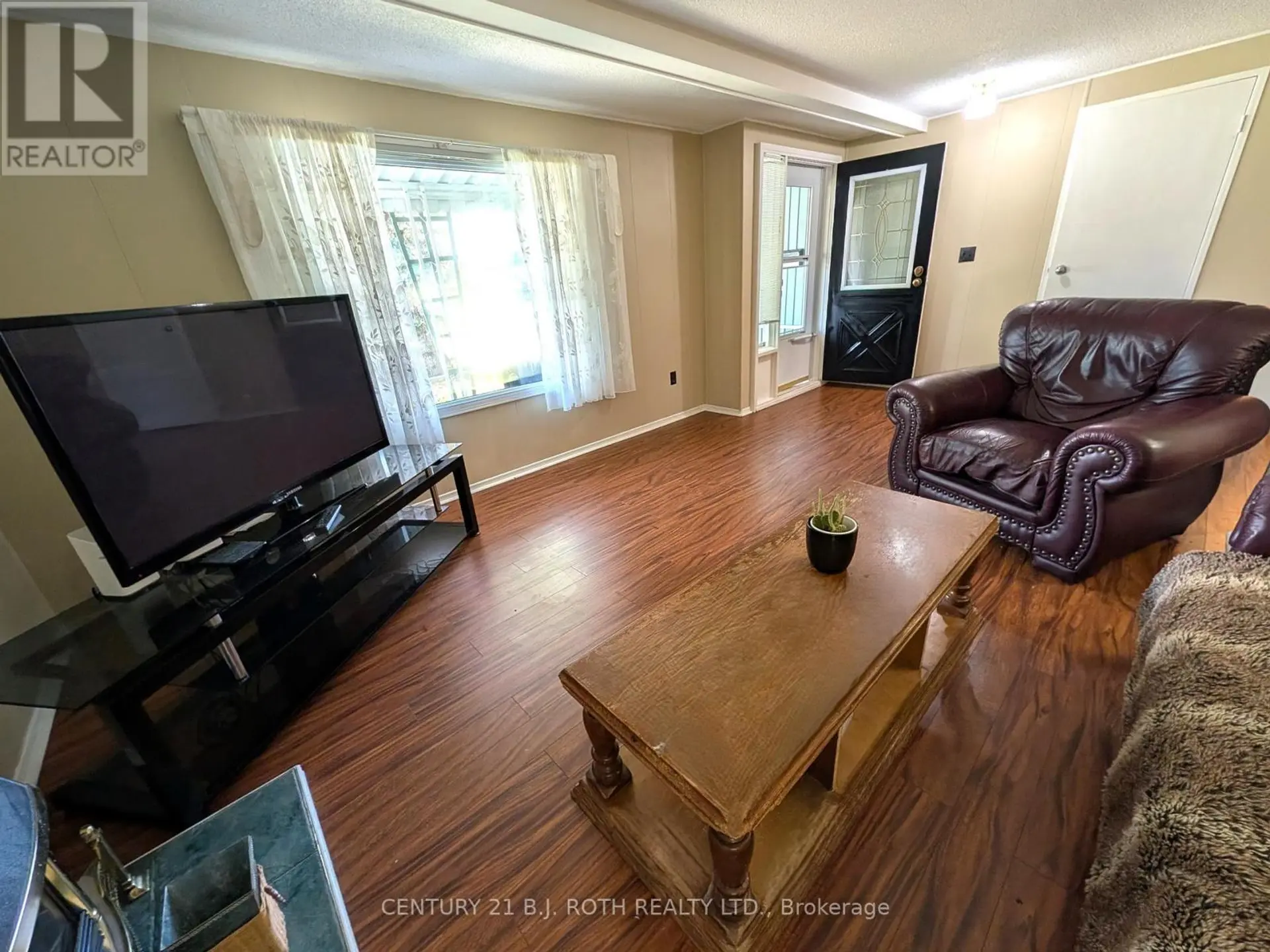 66 LINDEN LANE - Image 4