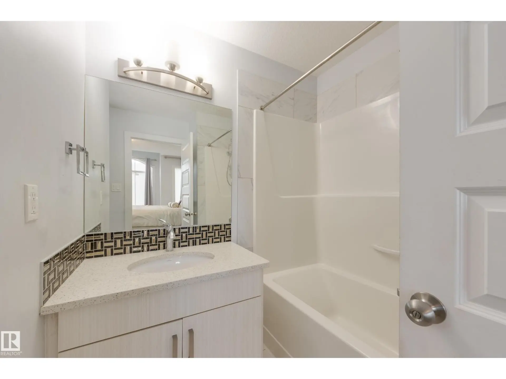 #66- 723 172 ST SW - Image 9