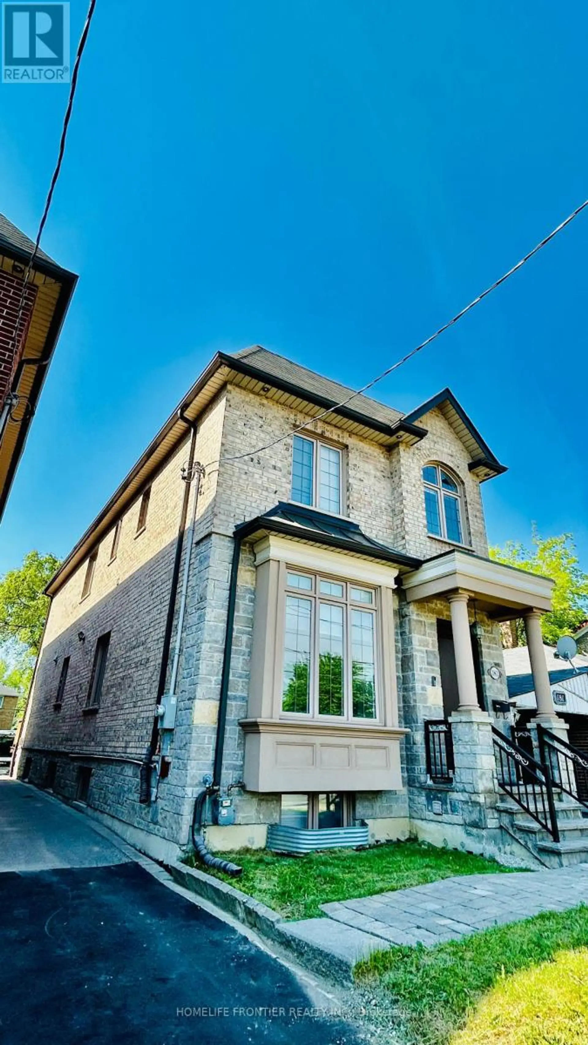 183 FINCH AVENUE E - Image 2