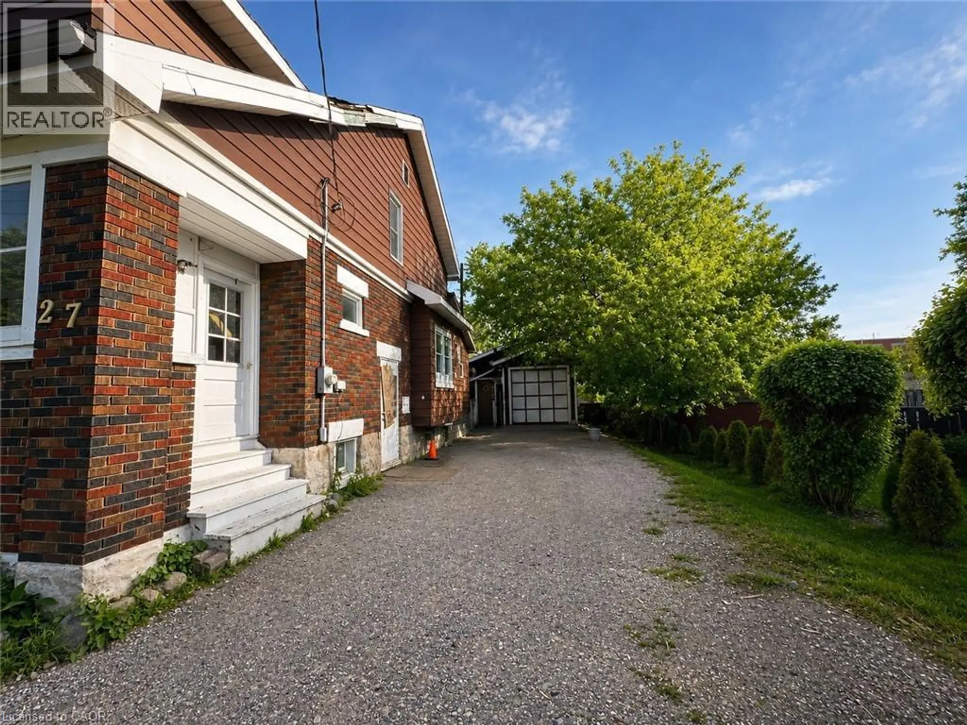 27 OAK Street - Image 9
