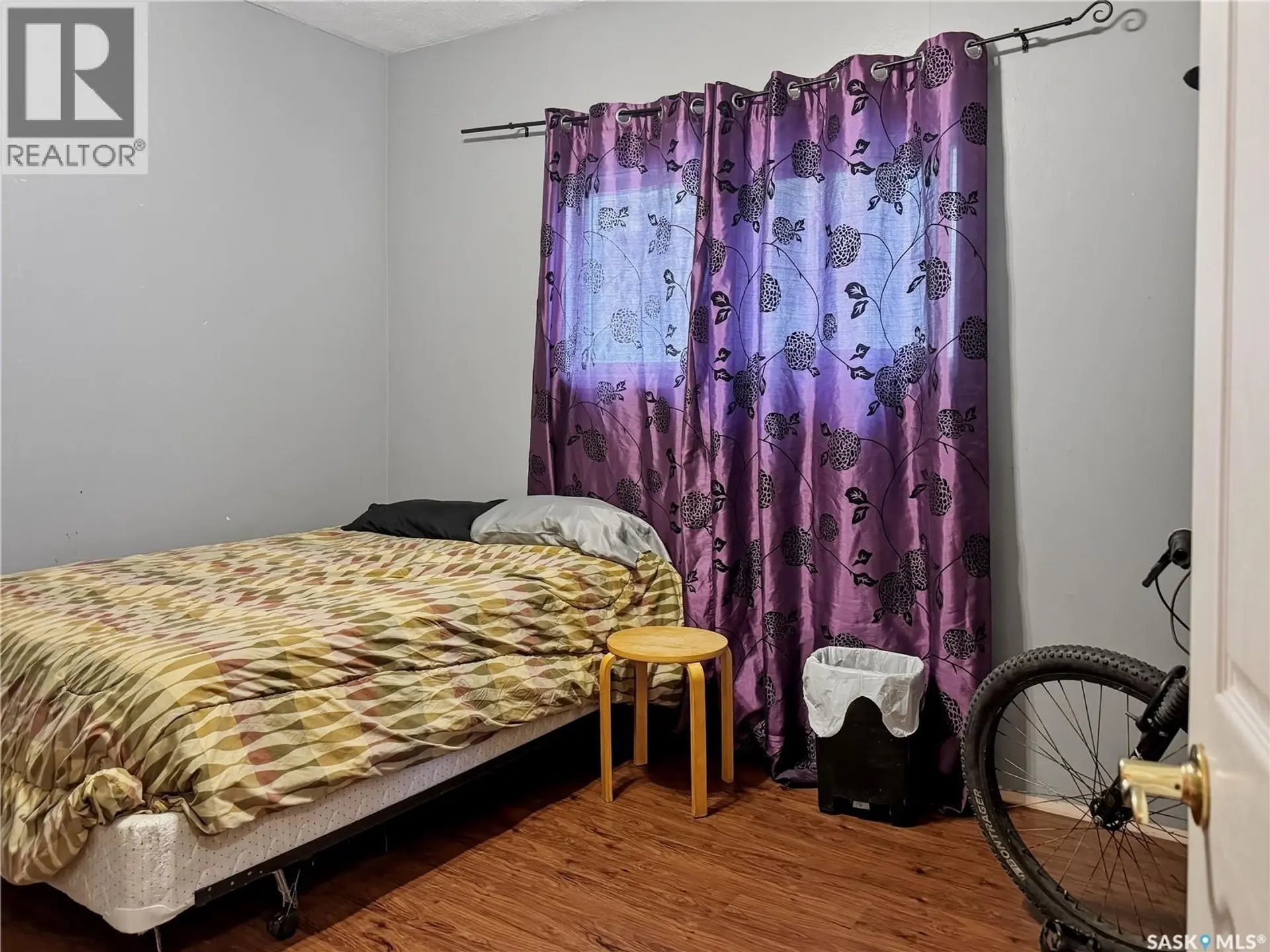 1041 3rd STREET E - Image 12