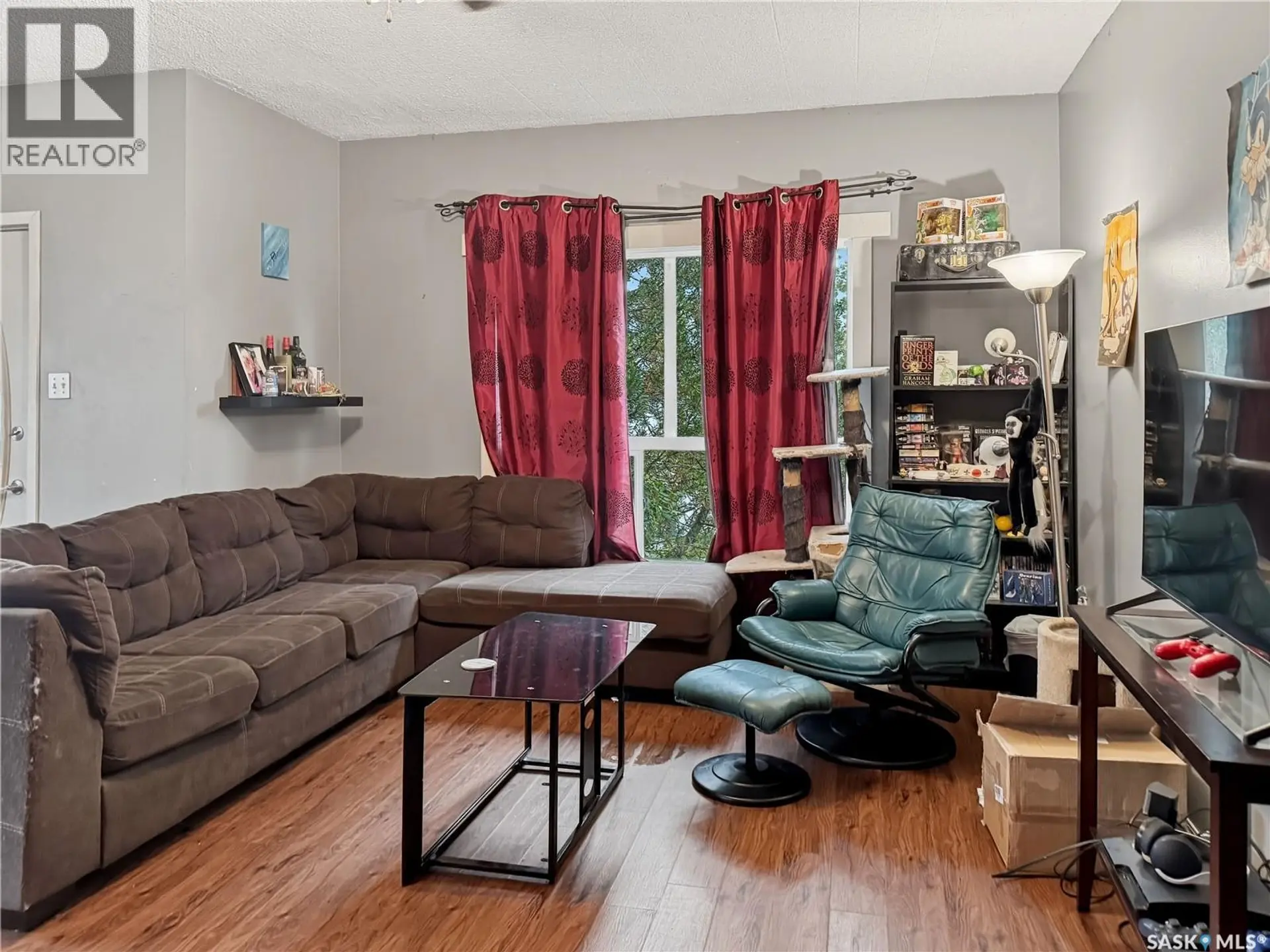 1041 3rd STREET E - Image 7