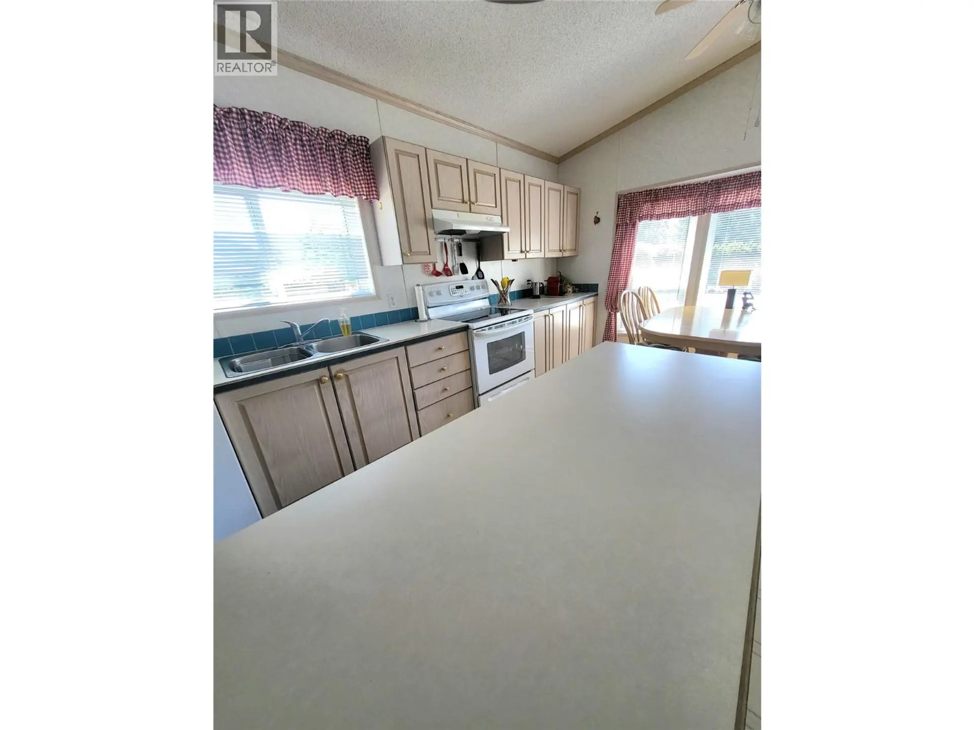 #12 321 Yorkton Avenue - Image 4