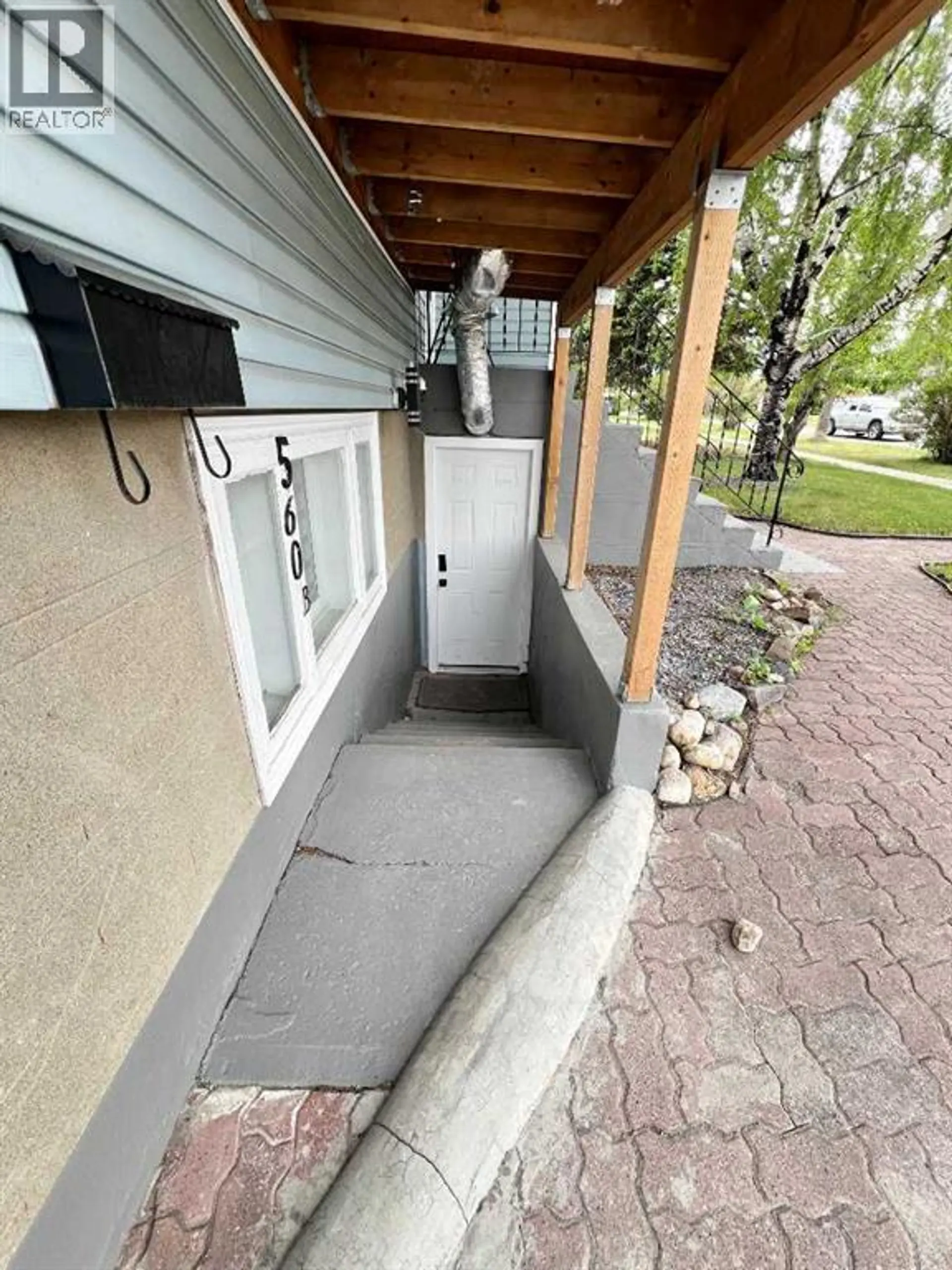 560 Northmount Drive NW - Image 19
