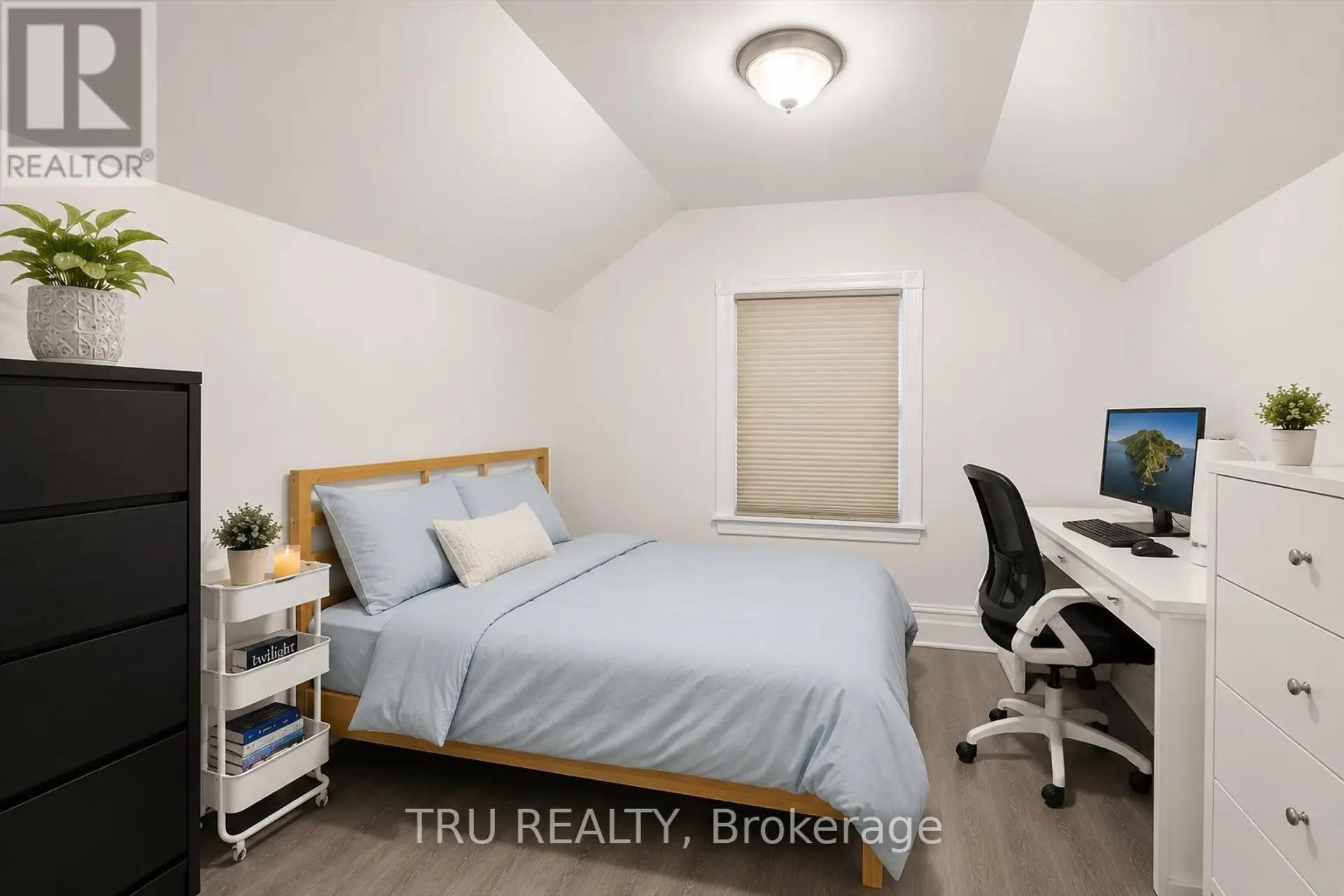 355 CAMBRIDGE STREET N - Image 13