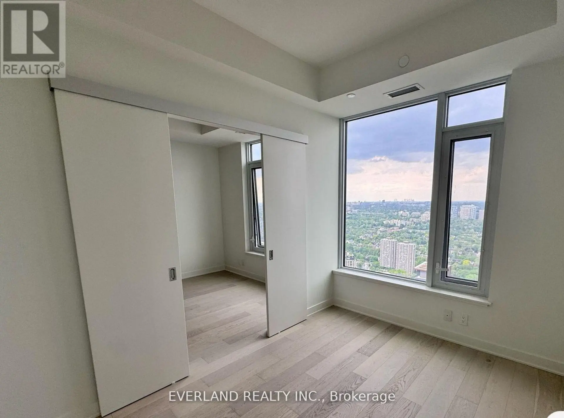 #4803 11 YORKVILLE AVENUE - Image 8