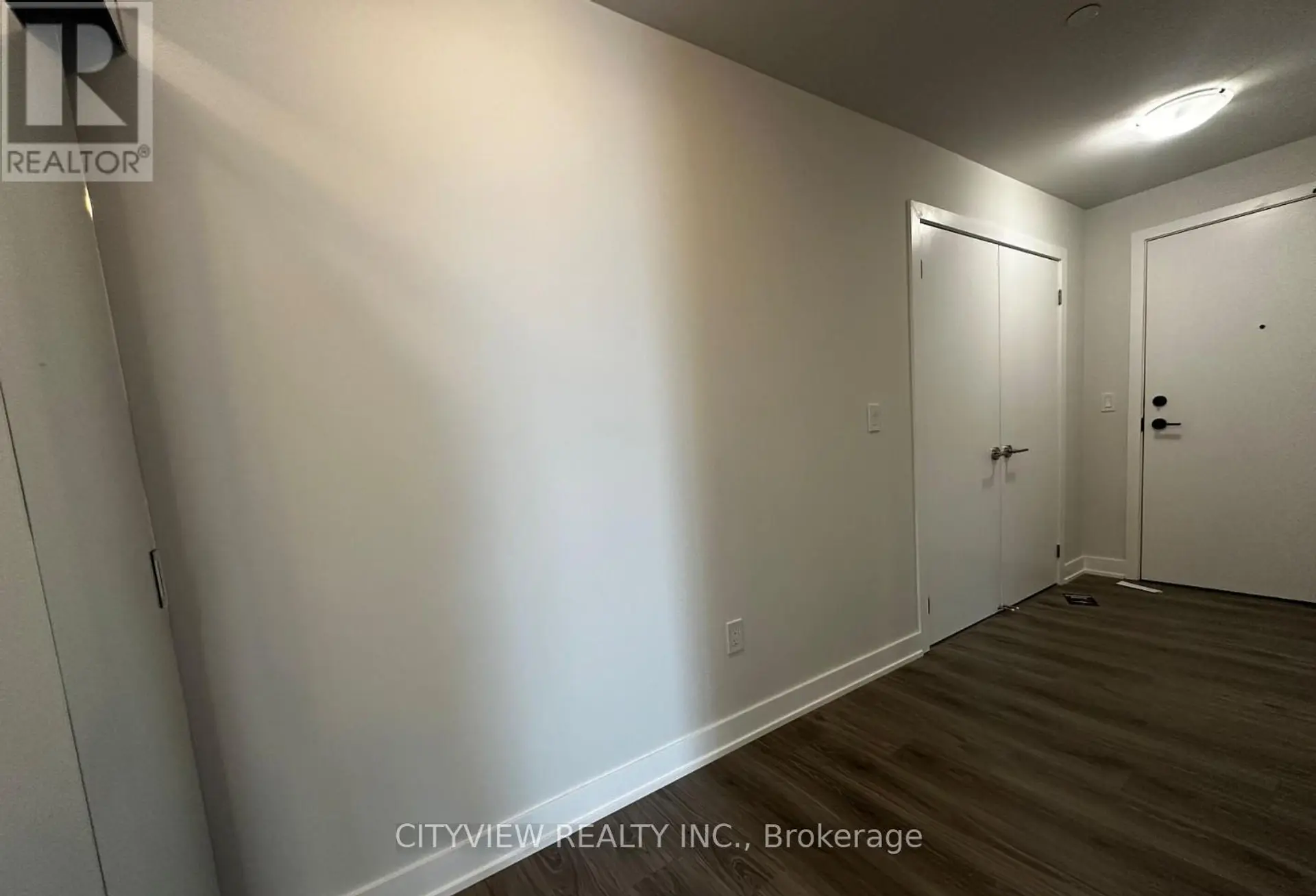 430 SQUARE ONE DRIVE - Image 2