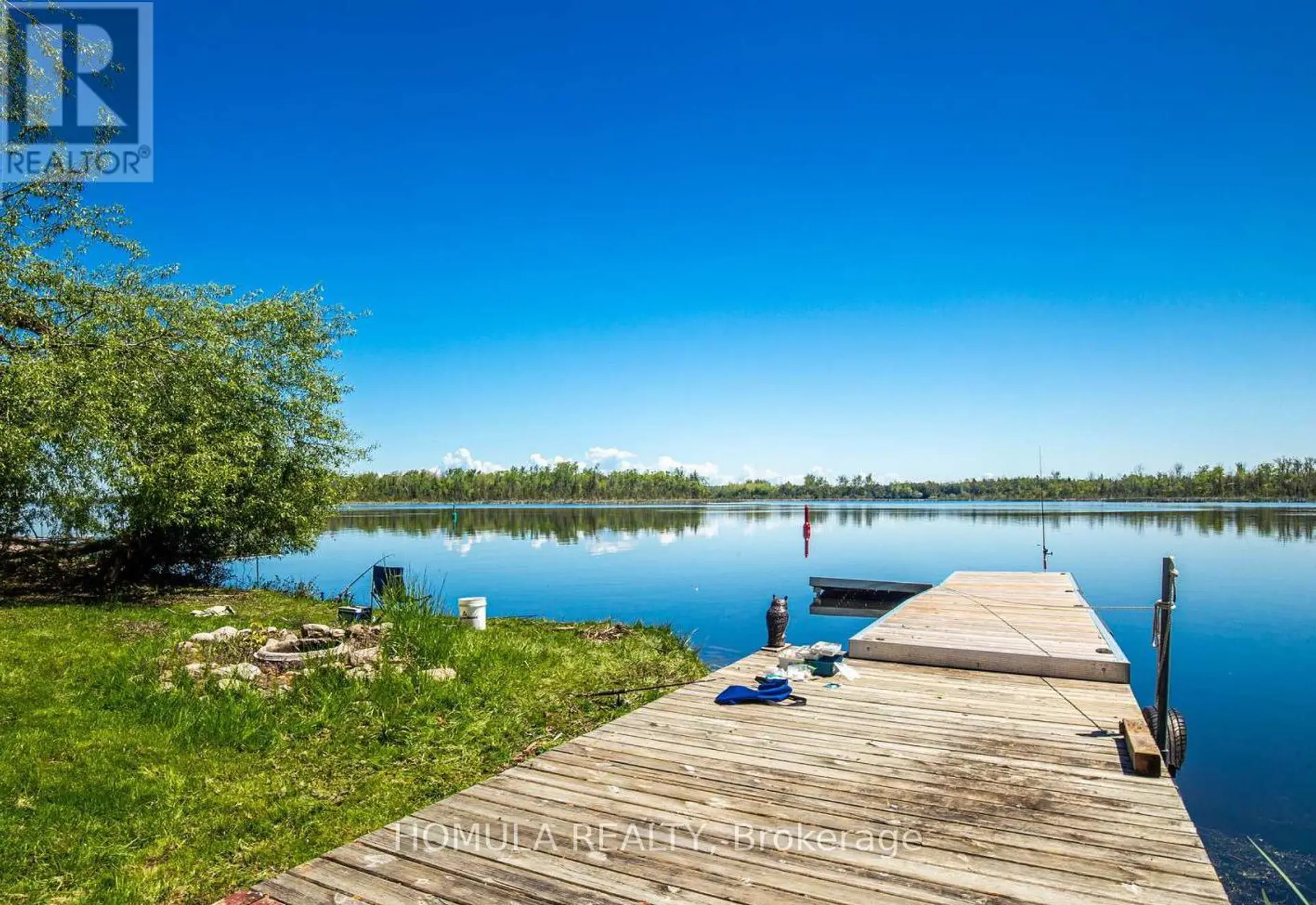 24 RIVERSIDE DRIVE - Image 1