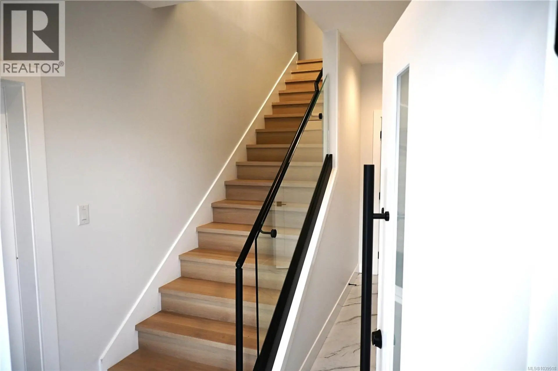 610 Rotayo Rd - Image 2