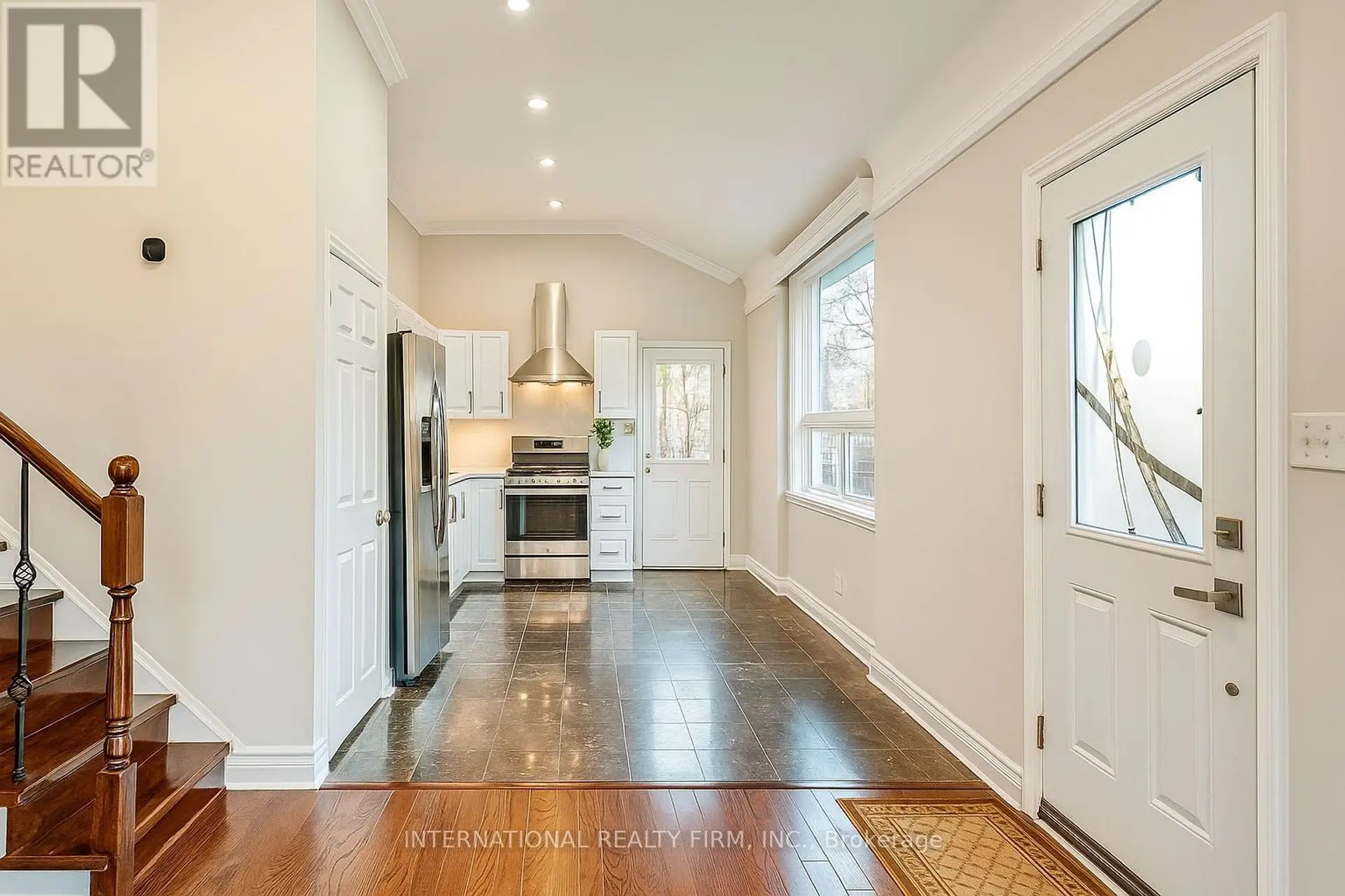9 BENSHIRE DRIVE - Image 1