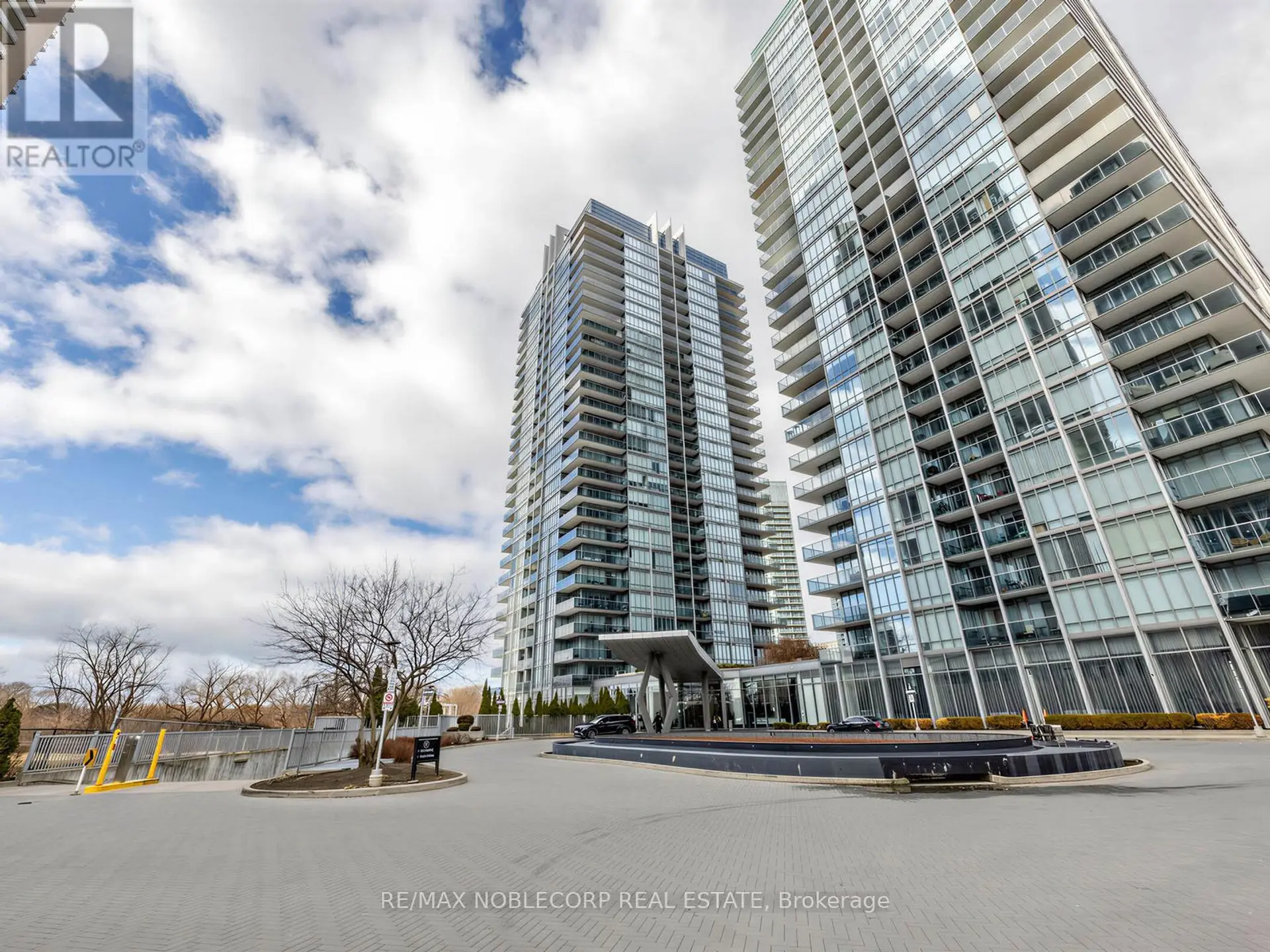 #2212 88 PARK LAWN ROAD - Image 1