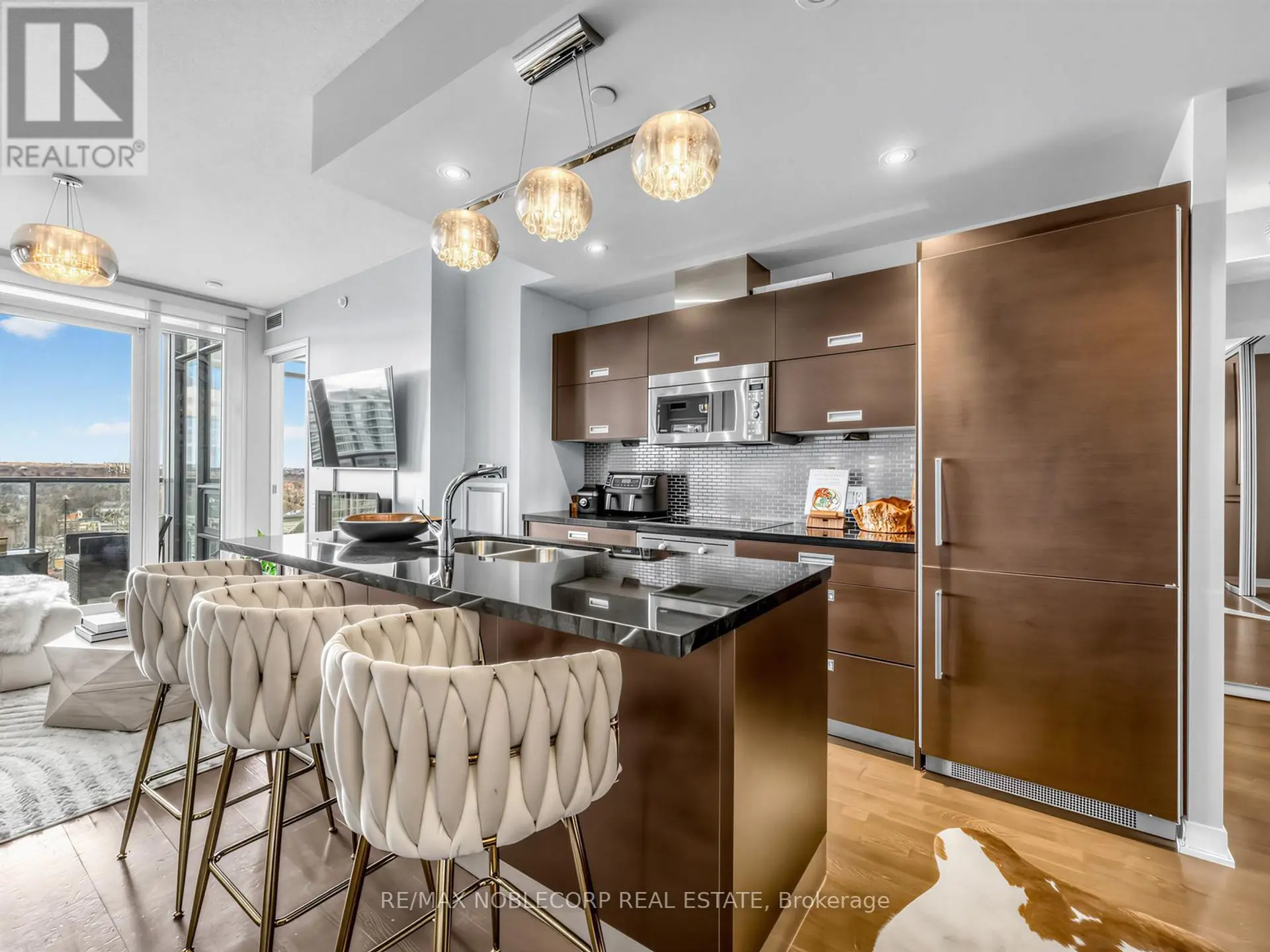 #2212 88 PARK LAWN ROAD - Image 4