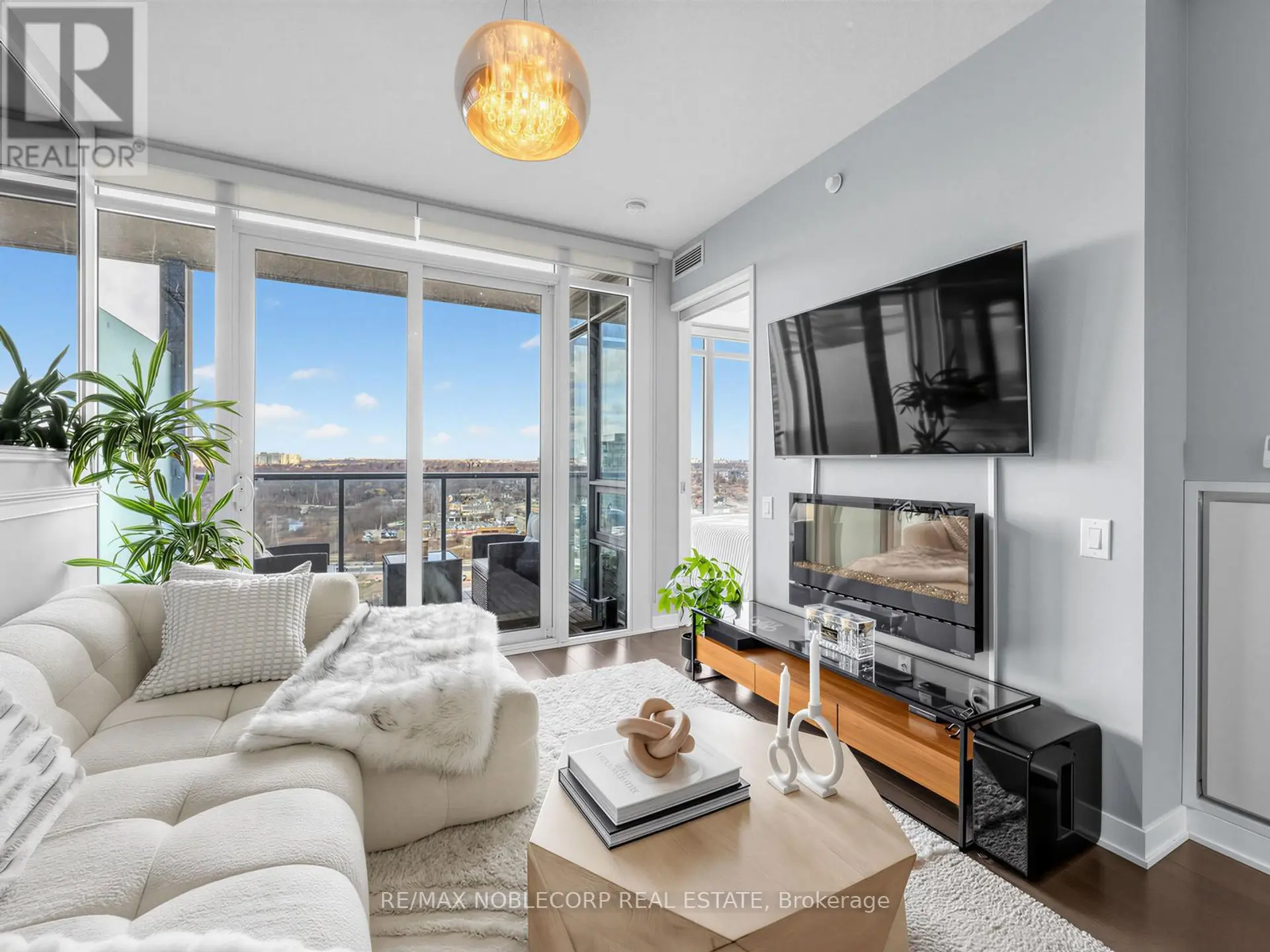 #2212 88 PARK LAWN ROAD - Image 6