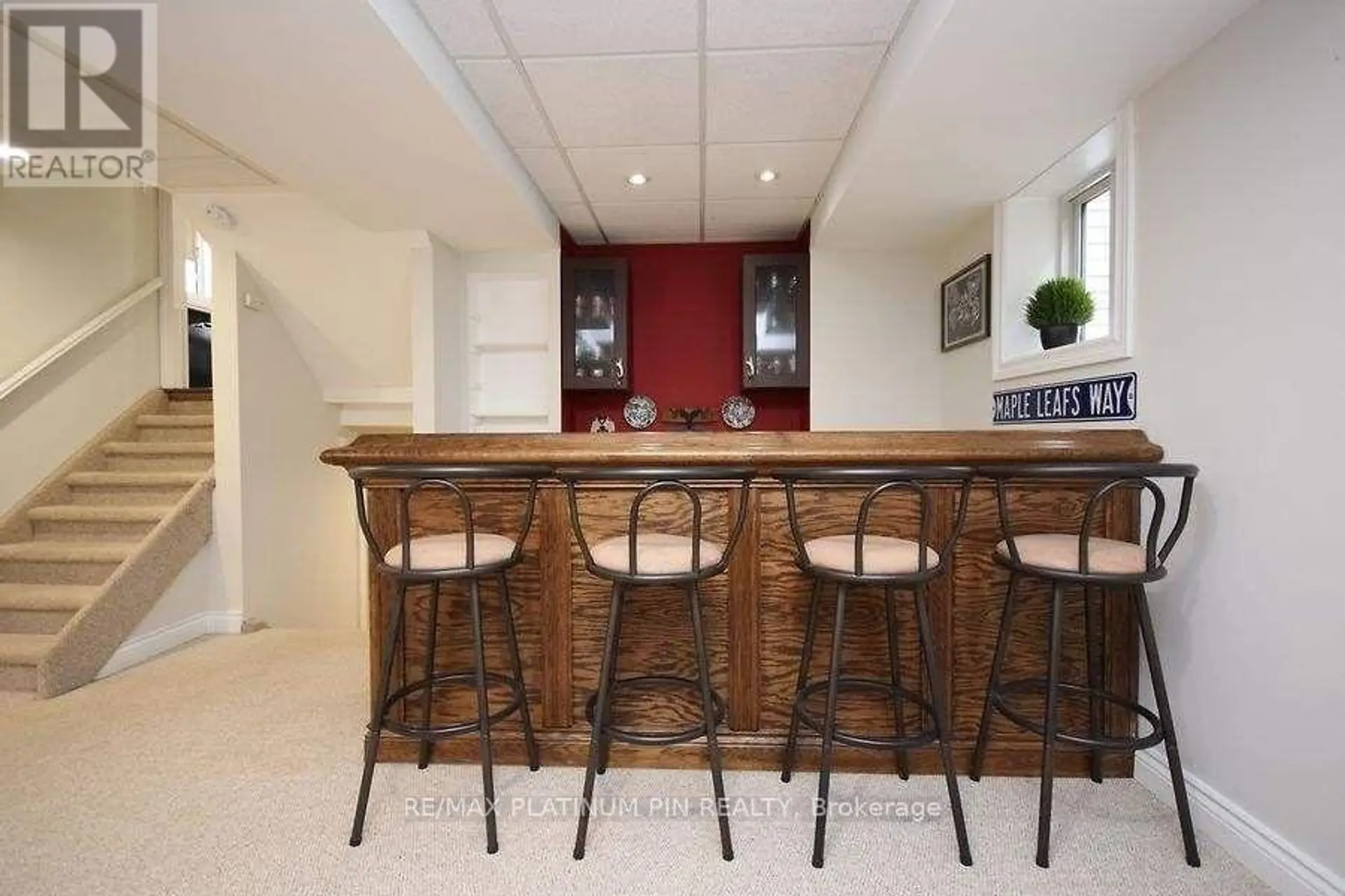 21 LONGFIELD DRIVE - Image 11