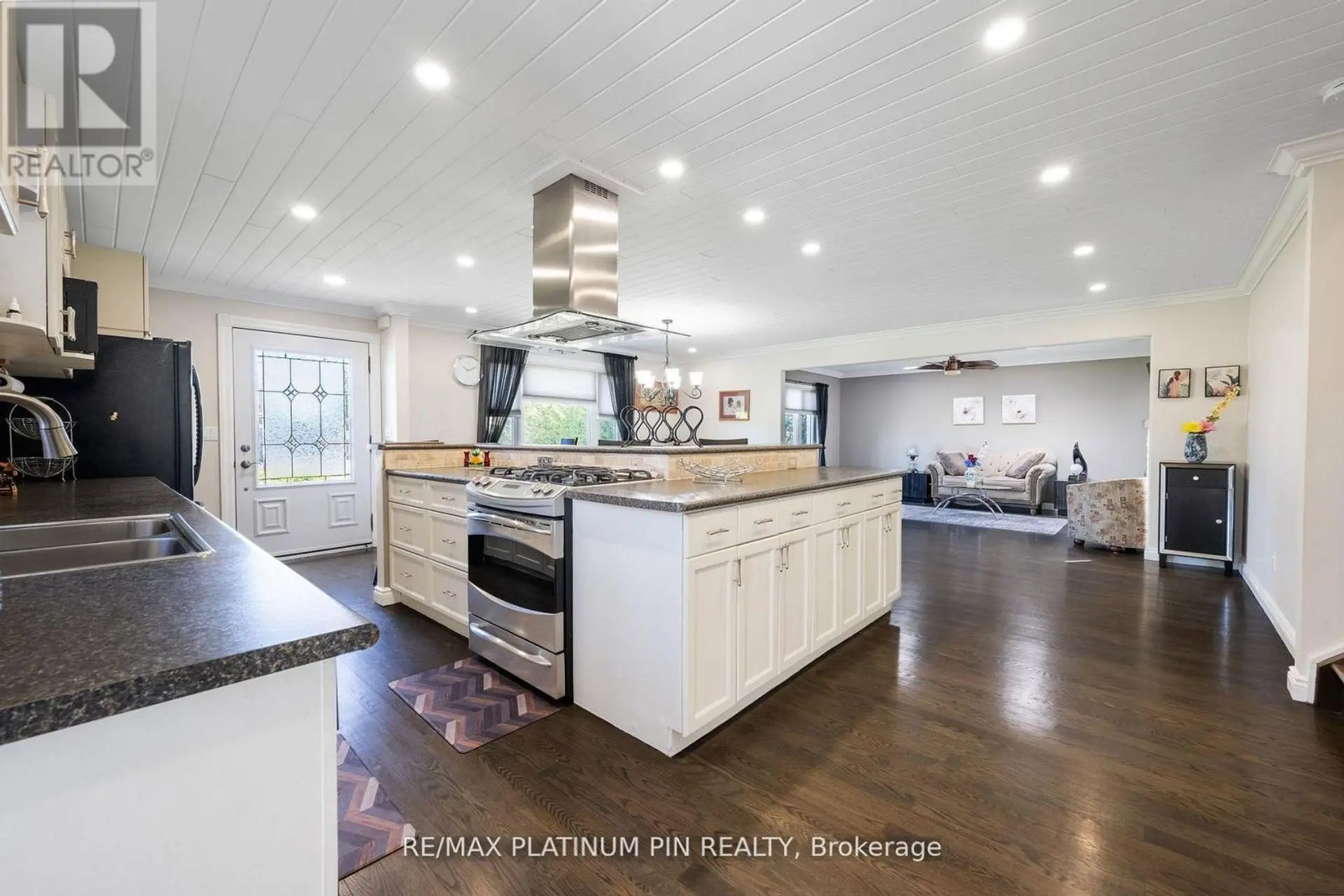 21 LONGFIELD DRIVE - Image 3