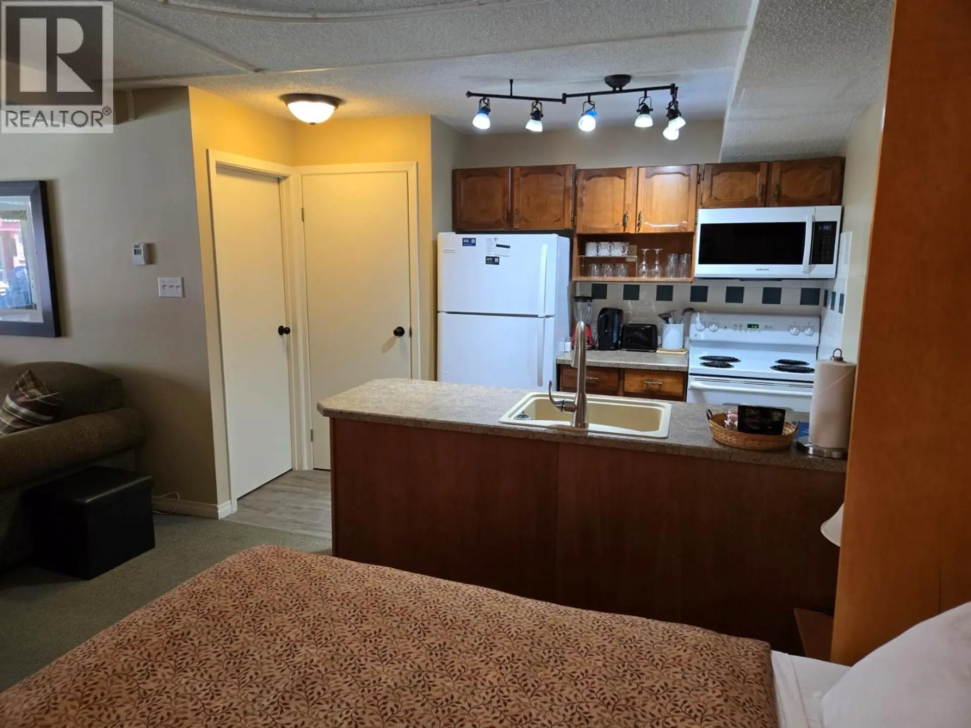 #1030 2030 Panorama Drive - Image 8