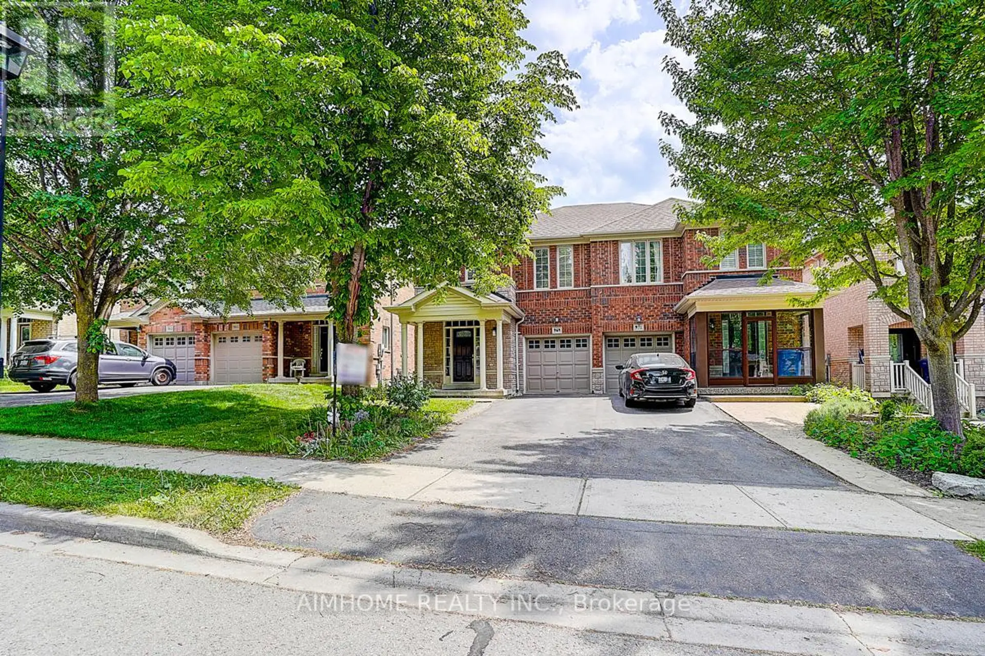 969 OAKTREE CRESCENT - Image 1