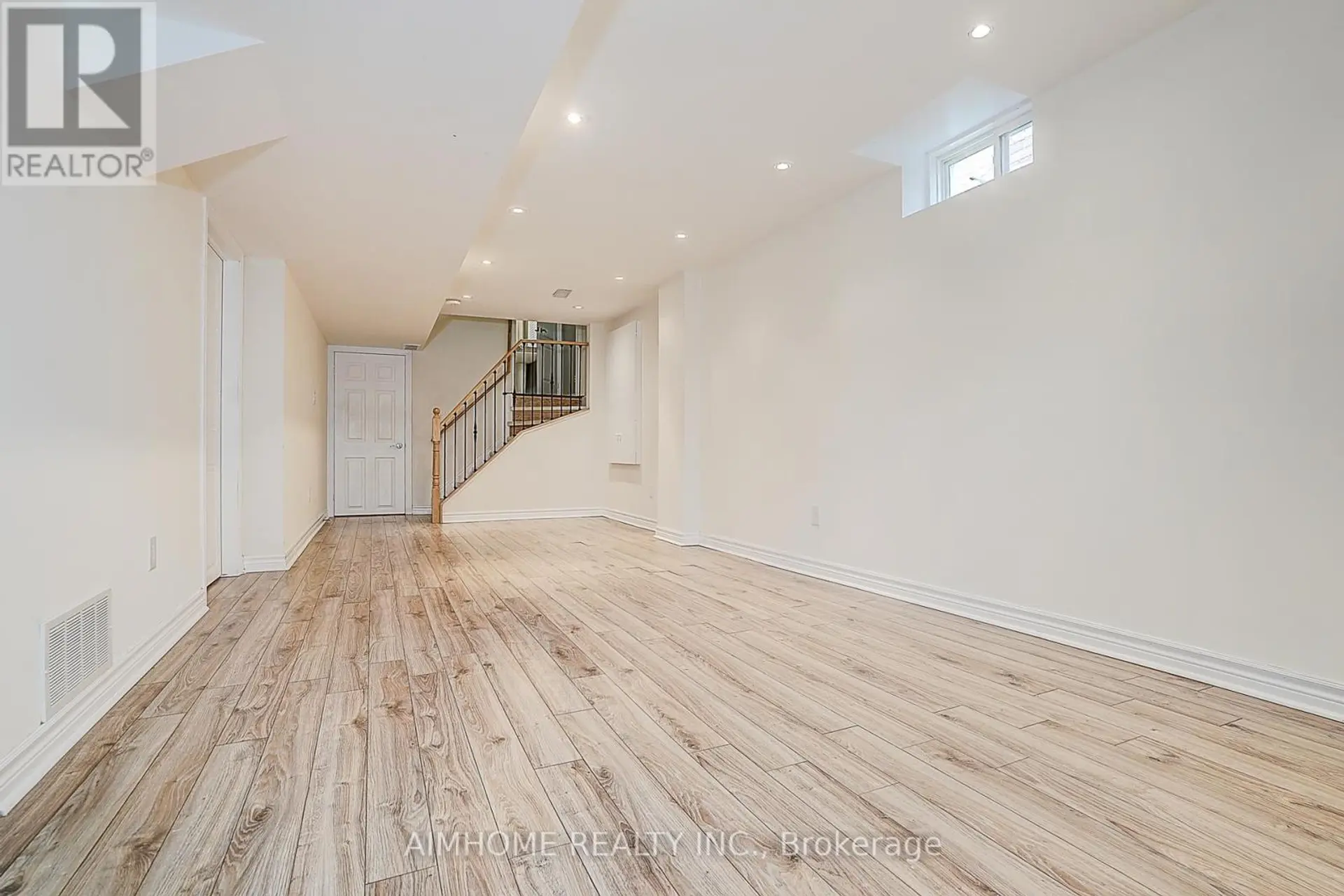 969 OAKTREE CRESCENT - Image 15