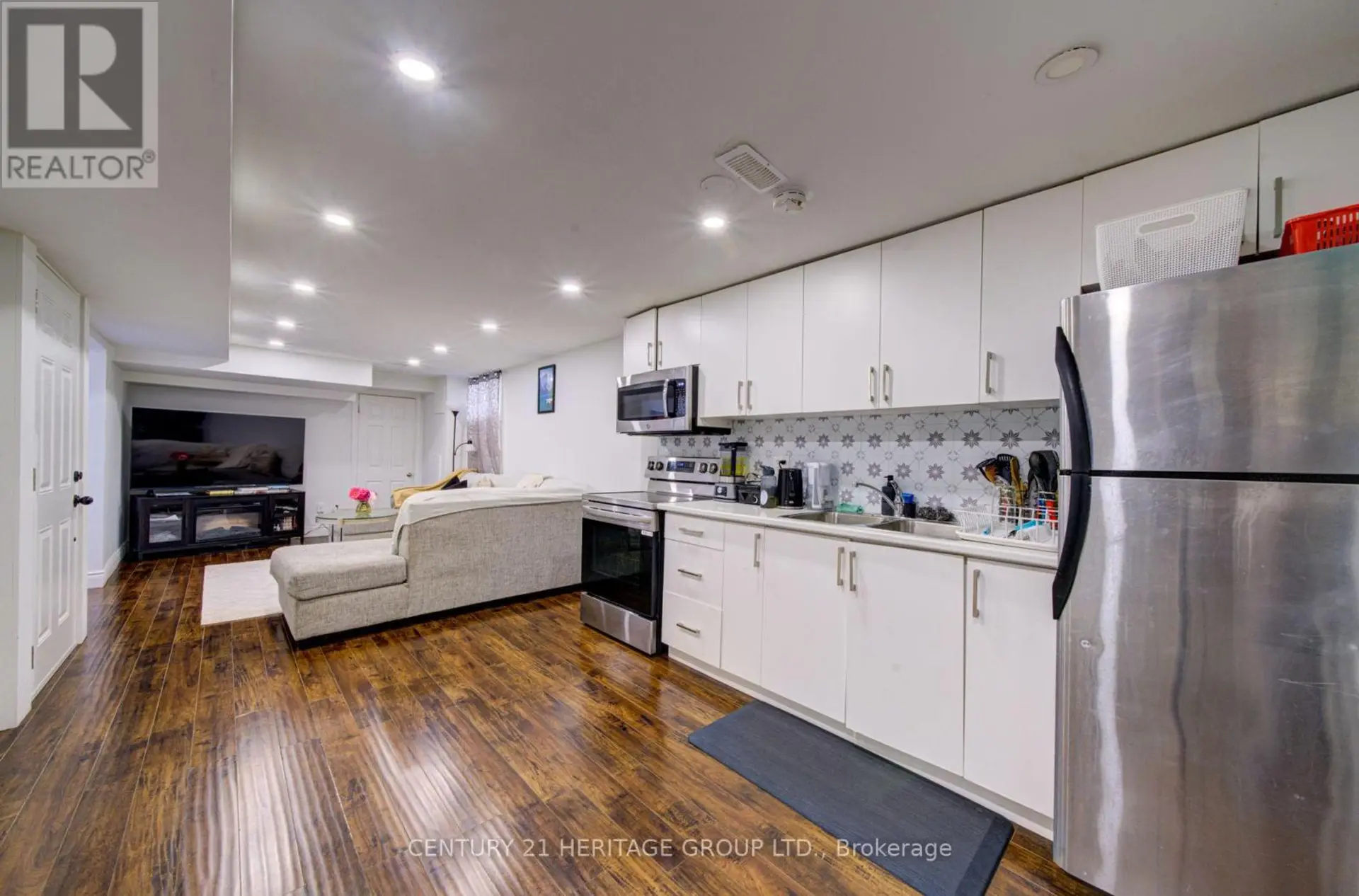 200 FERNDALE DRIVE N - Image 14