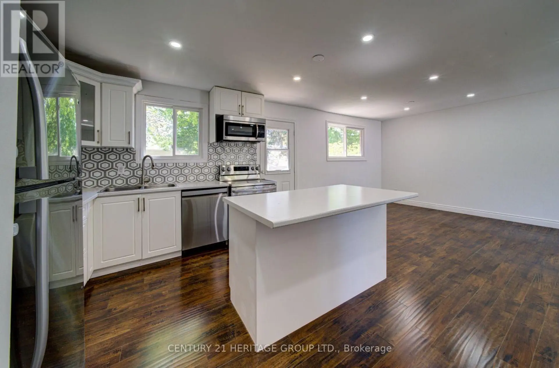 200 FERNDALE DRIVE N - Image 6