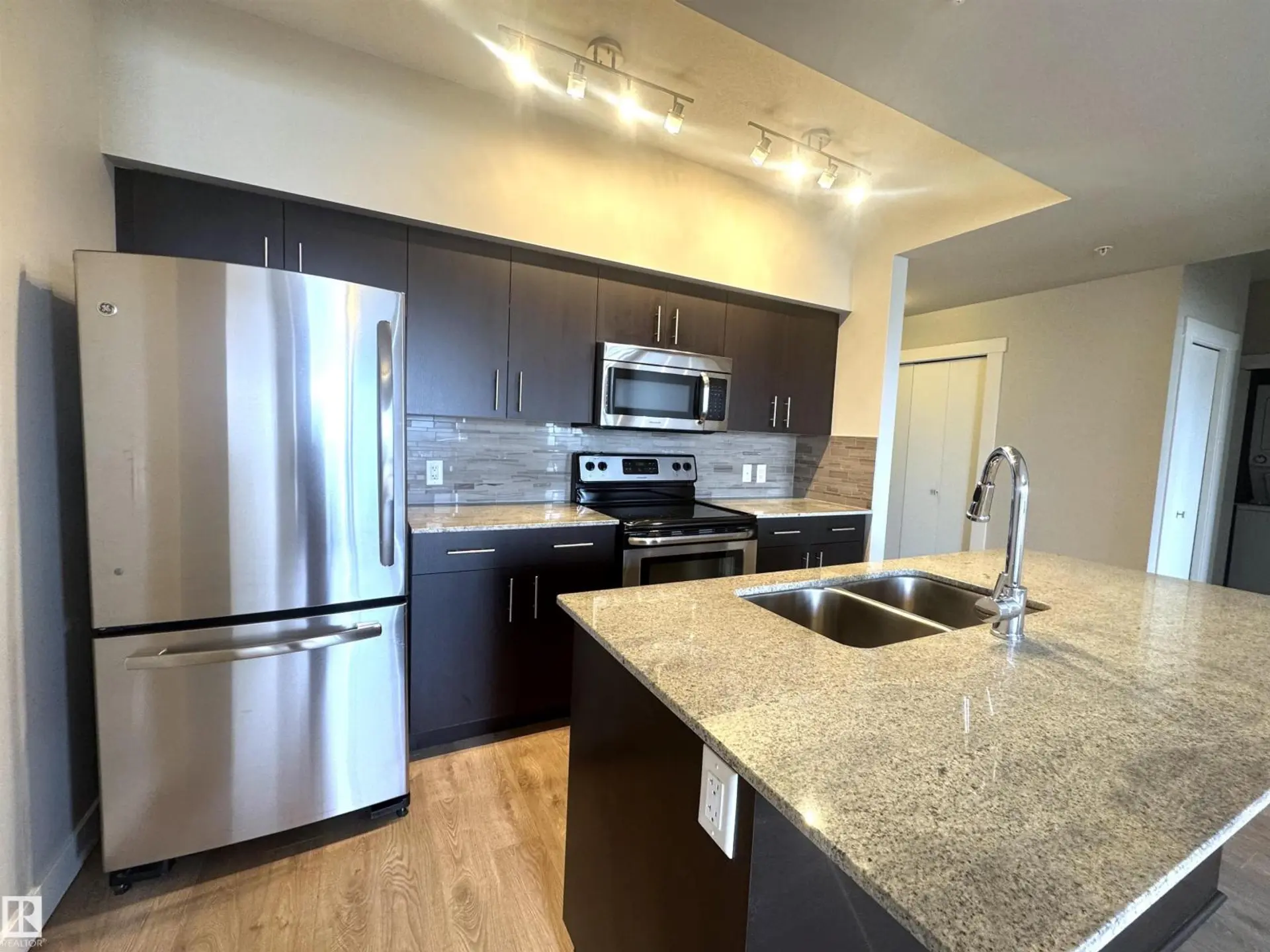 #703 10226 104 ST NW - Image 5