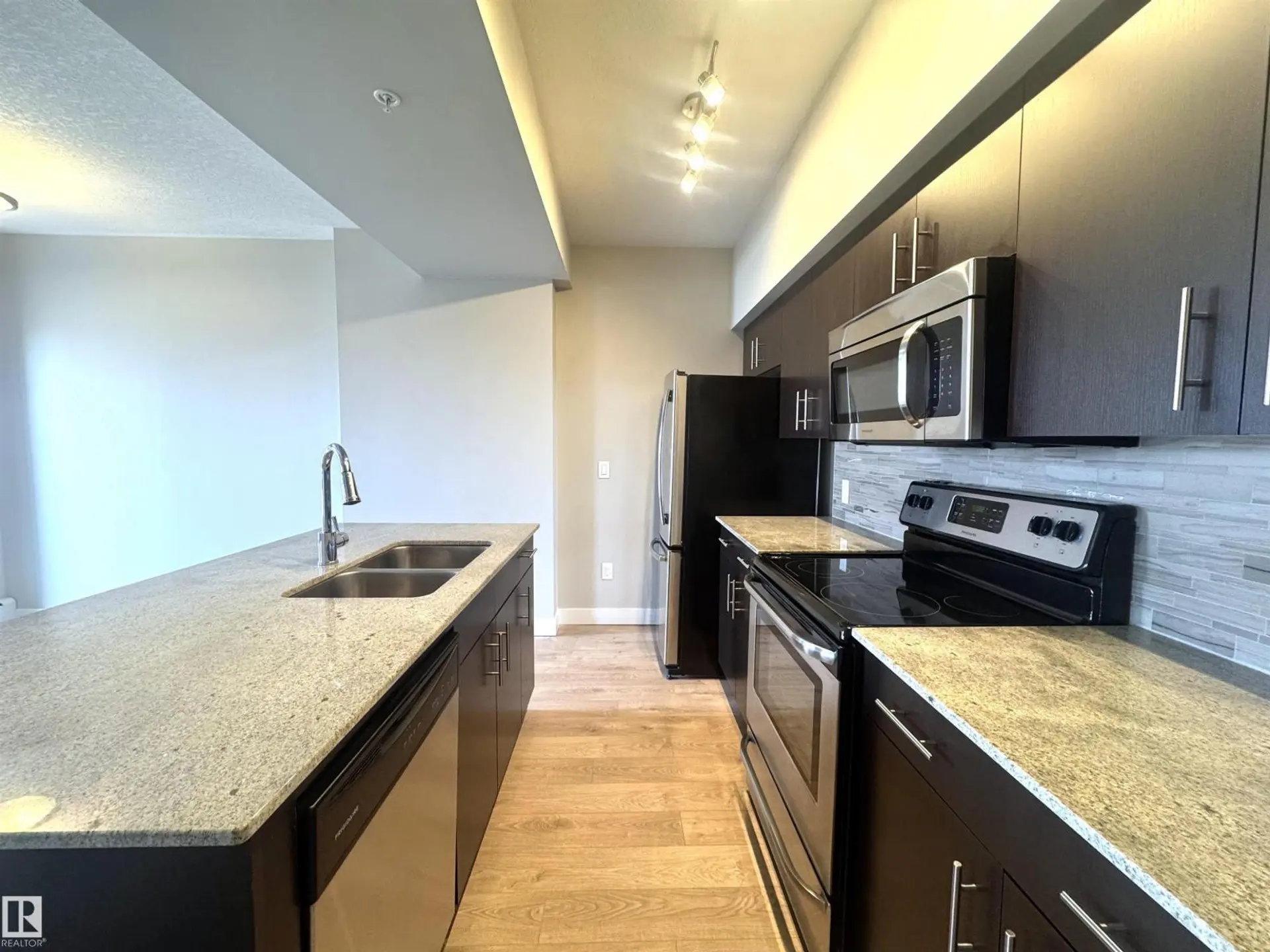 #703 10226 104 ST NW - Image 4