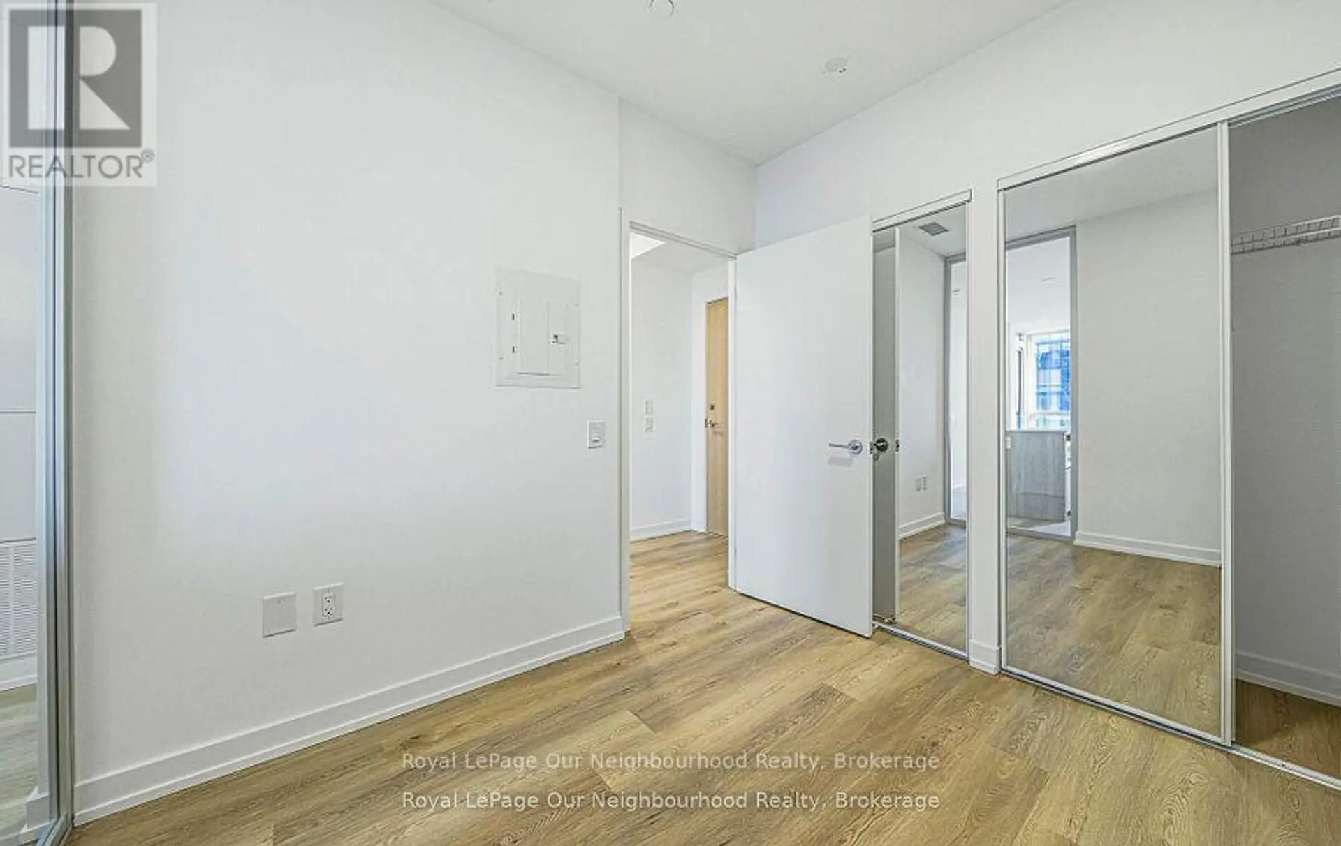 #412 395 SQUARE ONE DRIVE - Image 13