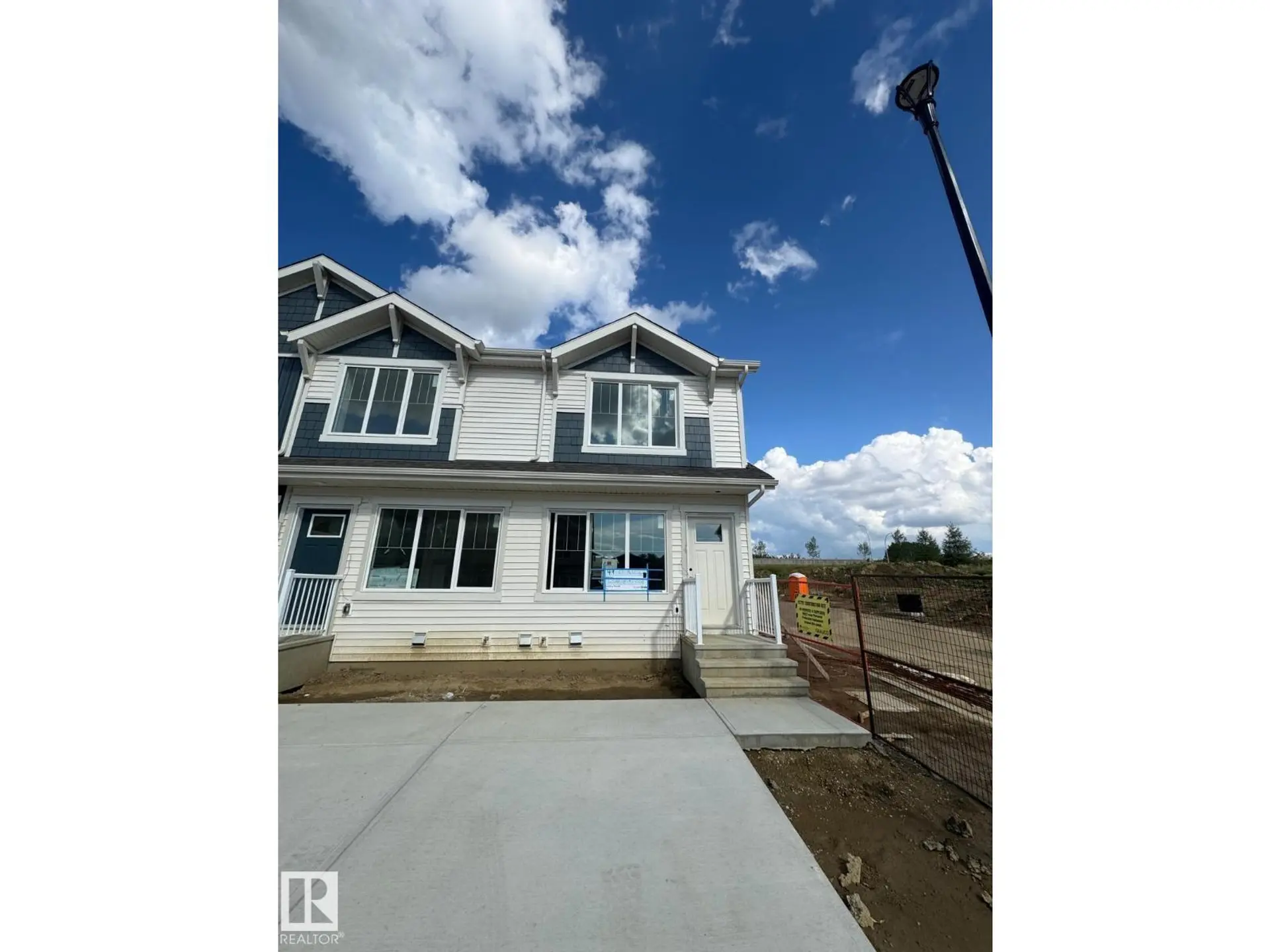 3 18640 18 AV NW - Image 1