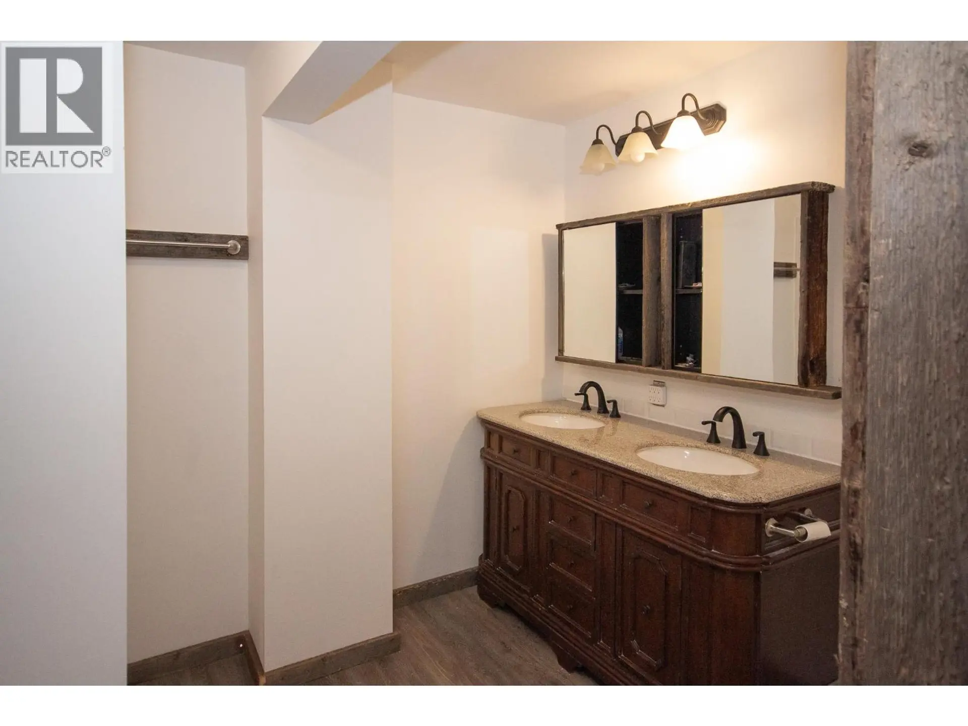 1604 108 Avenue - Image 18