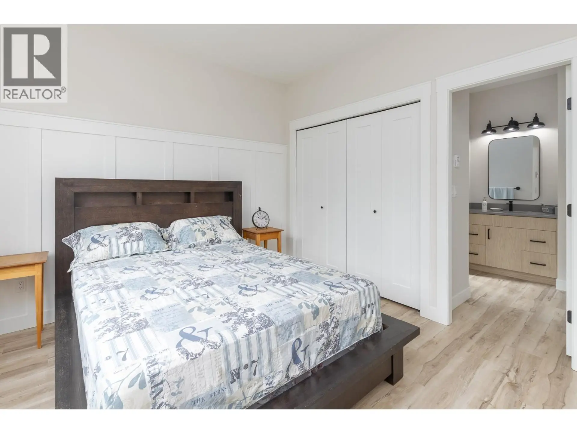2374 6 Avenue SE - Image 12