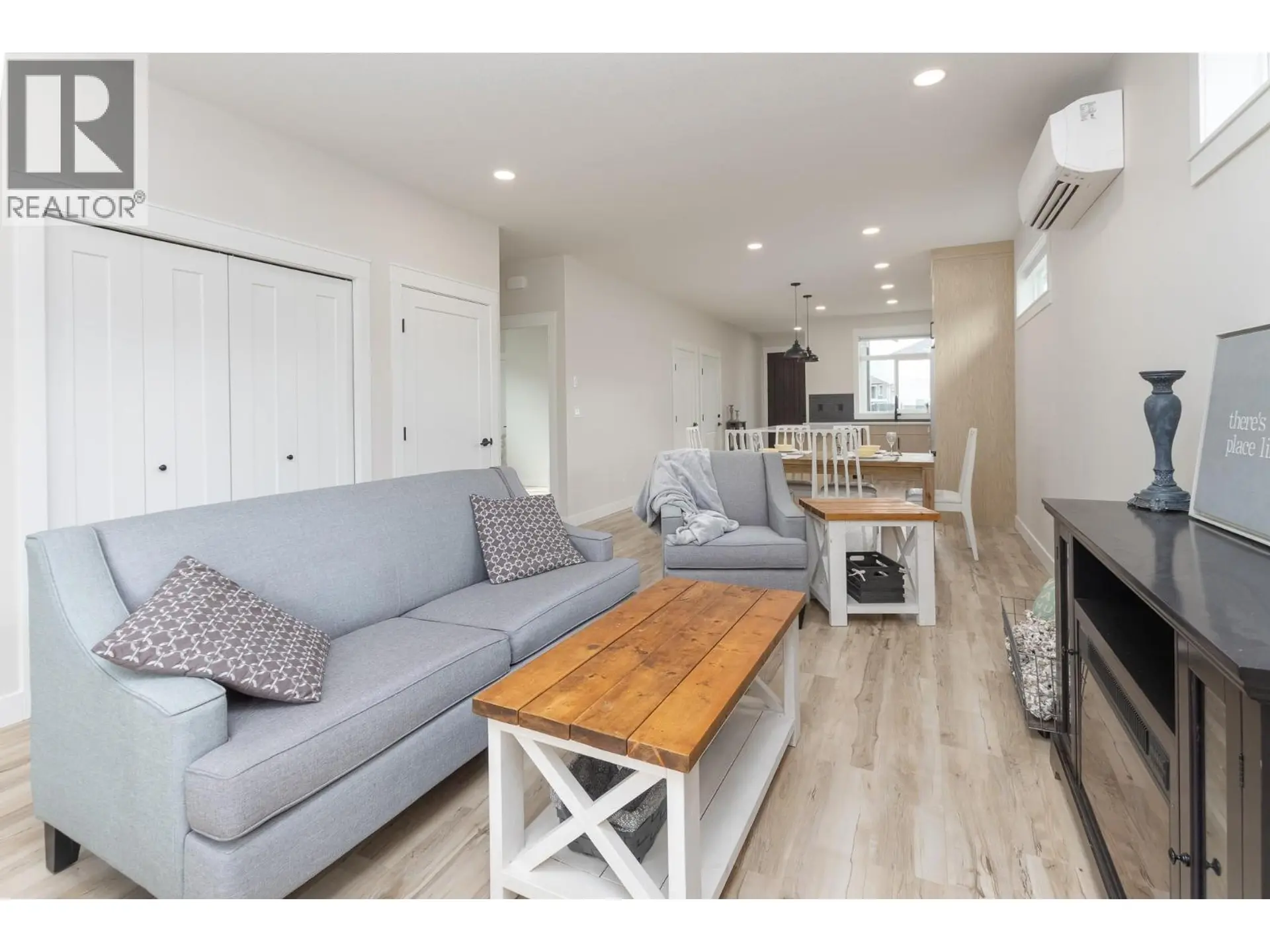 2374 6 Avenue SE - Image 9