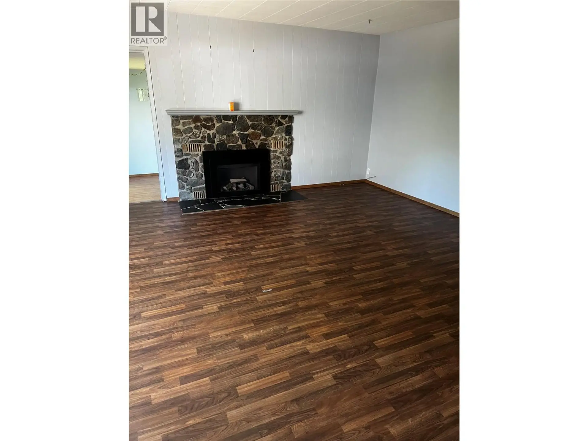28 Willow Crescent - Image 2