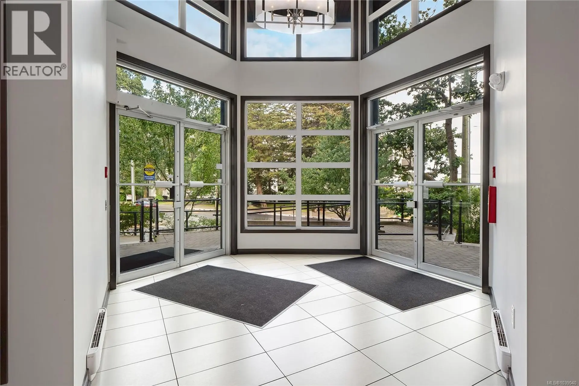 #410 924 Esquimalt Rd - Image 11