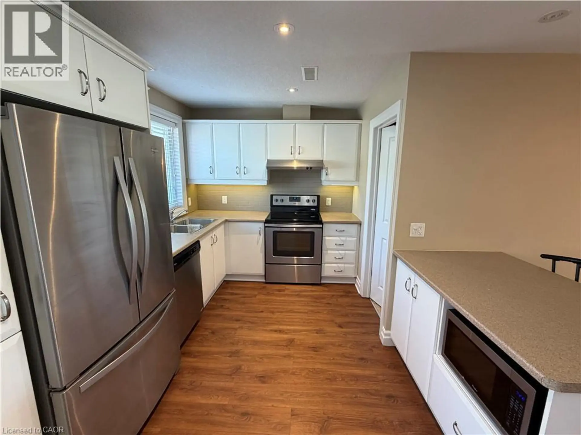 5 JACZENKO Terrace - Image 3