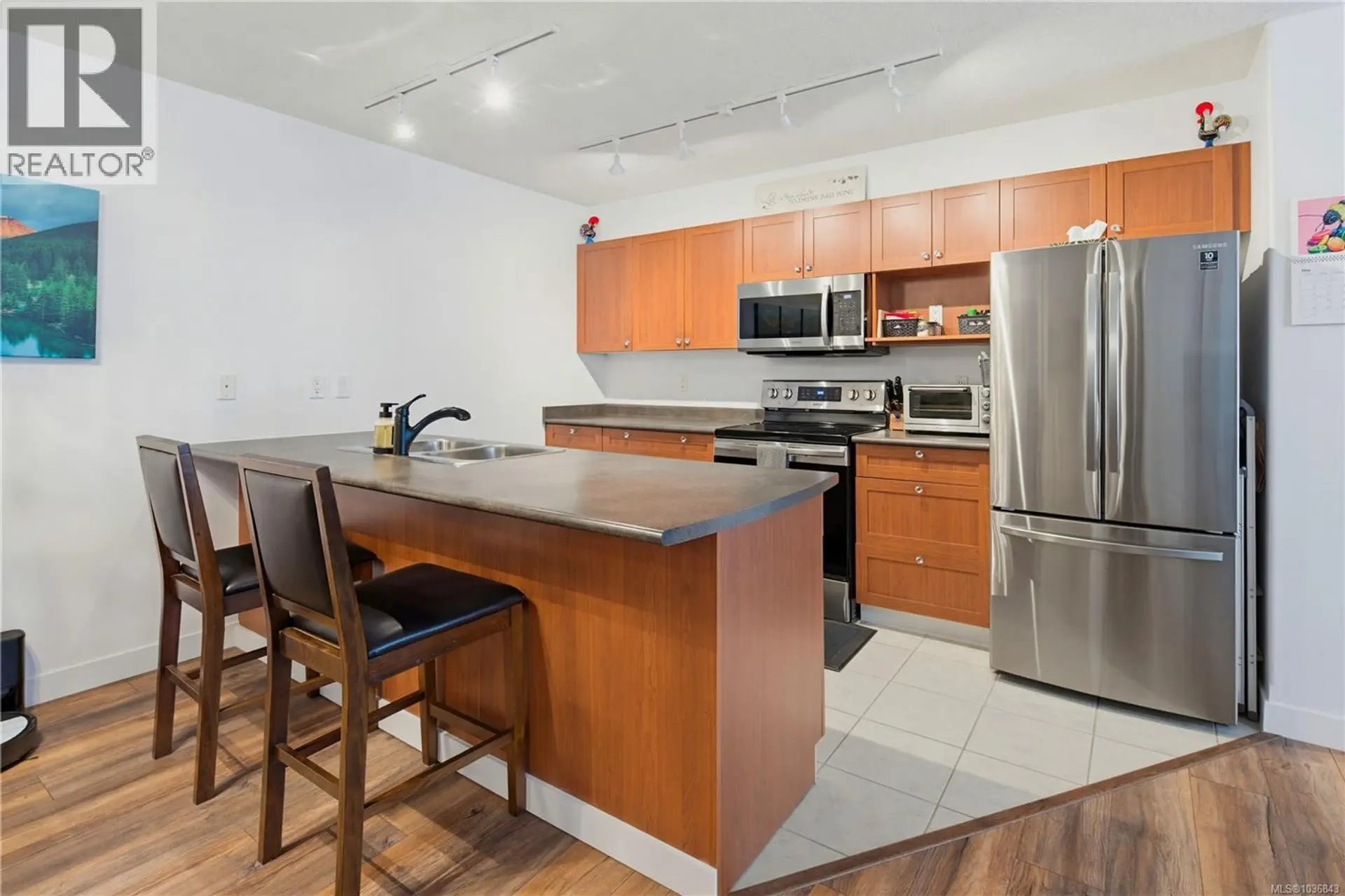 #205 2823 Jacklin Rd - Image 2