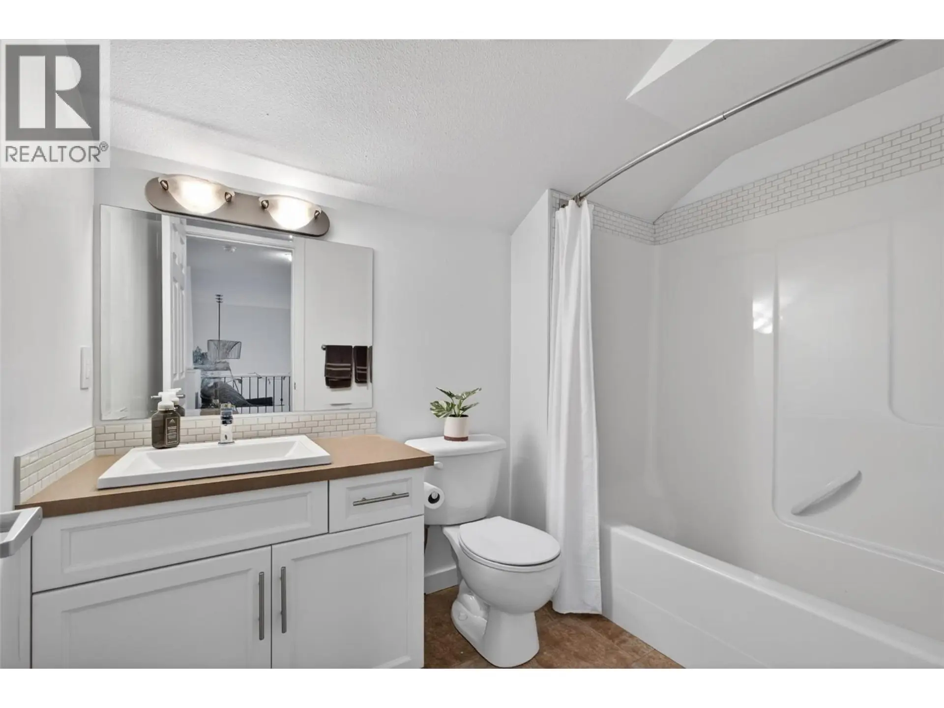 #303 2120 Shannon Ridge Drive - Image 14