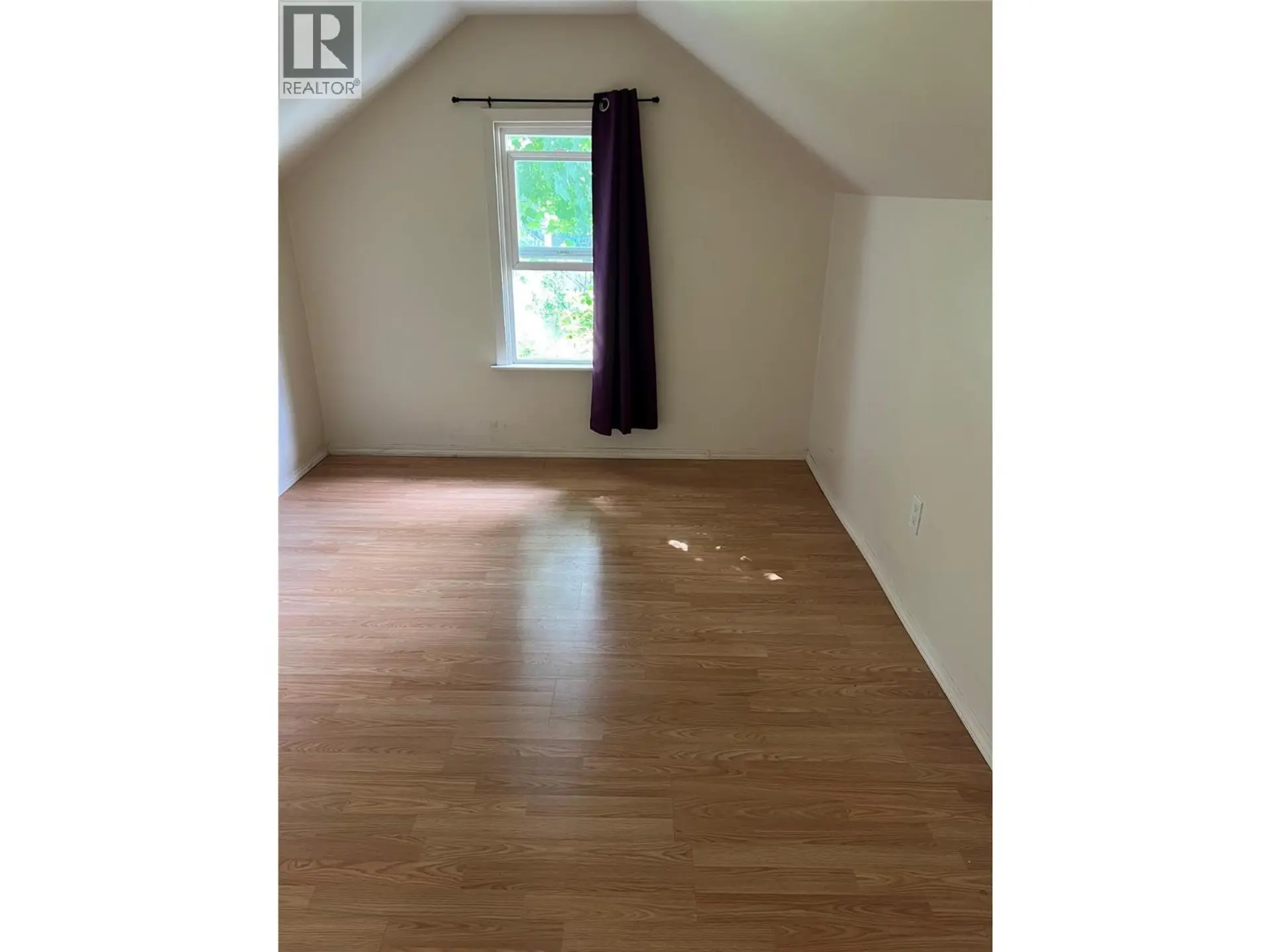 264 Old Rossland Avenue - Image 11