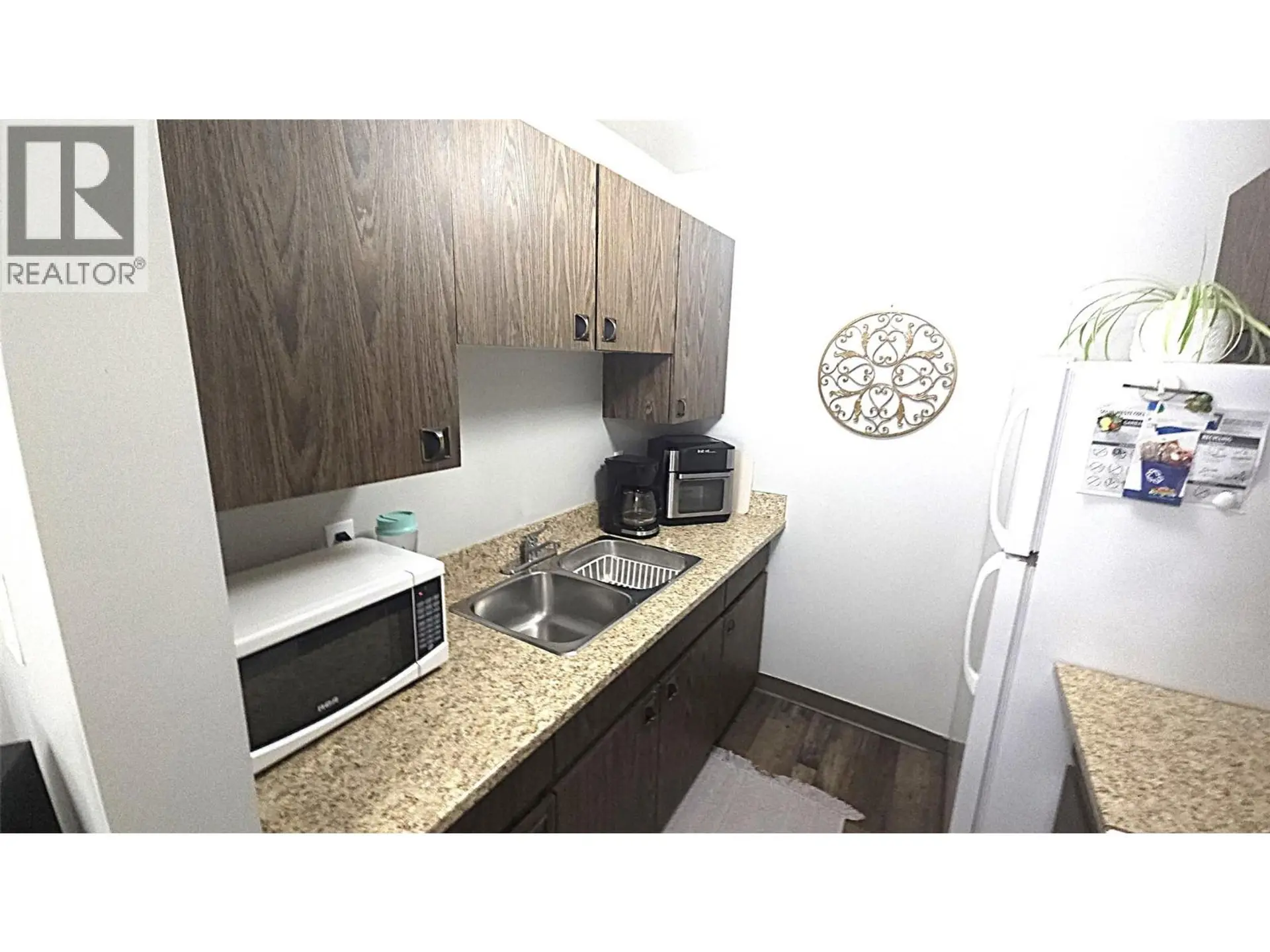 #335 1560 Summit Drive - Image 4