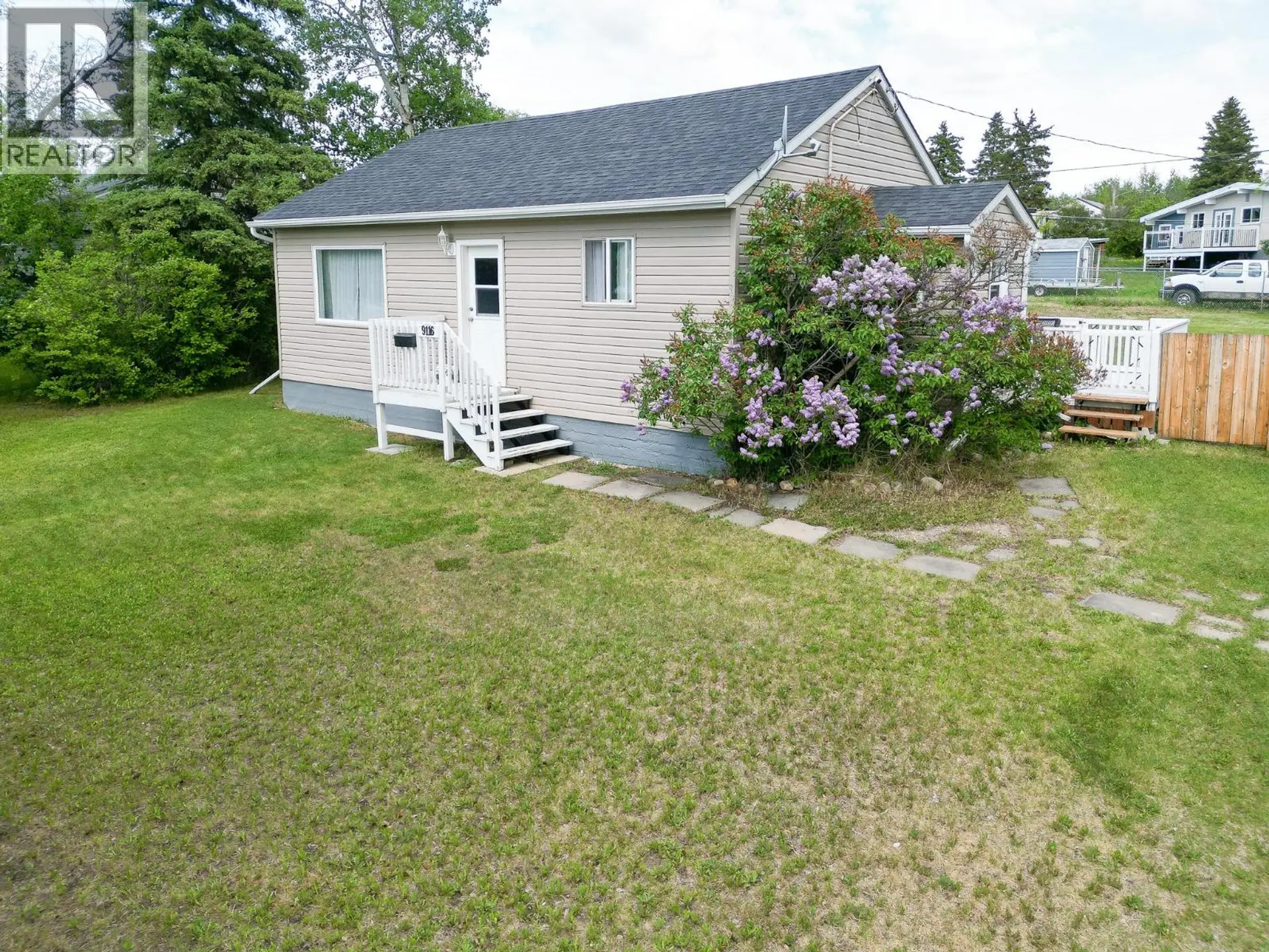 9116 8 Street - Image 1