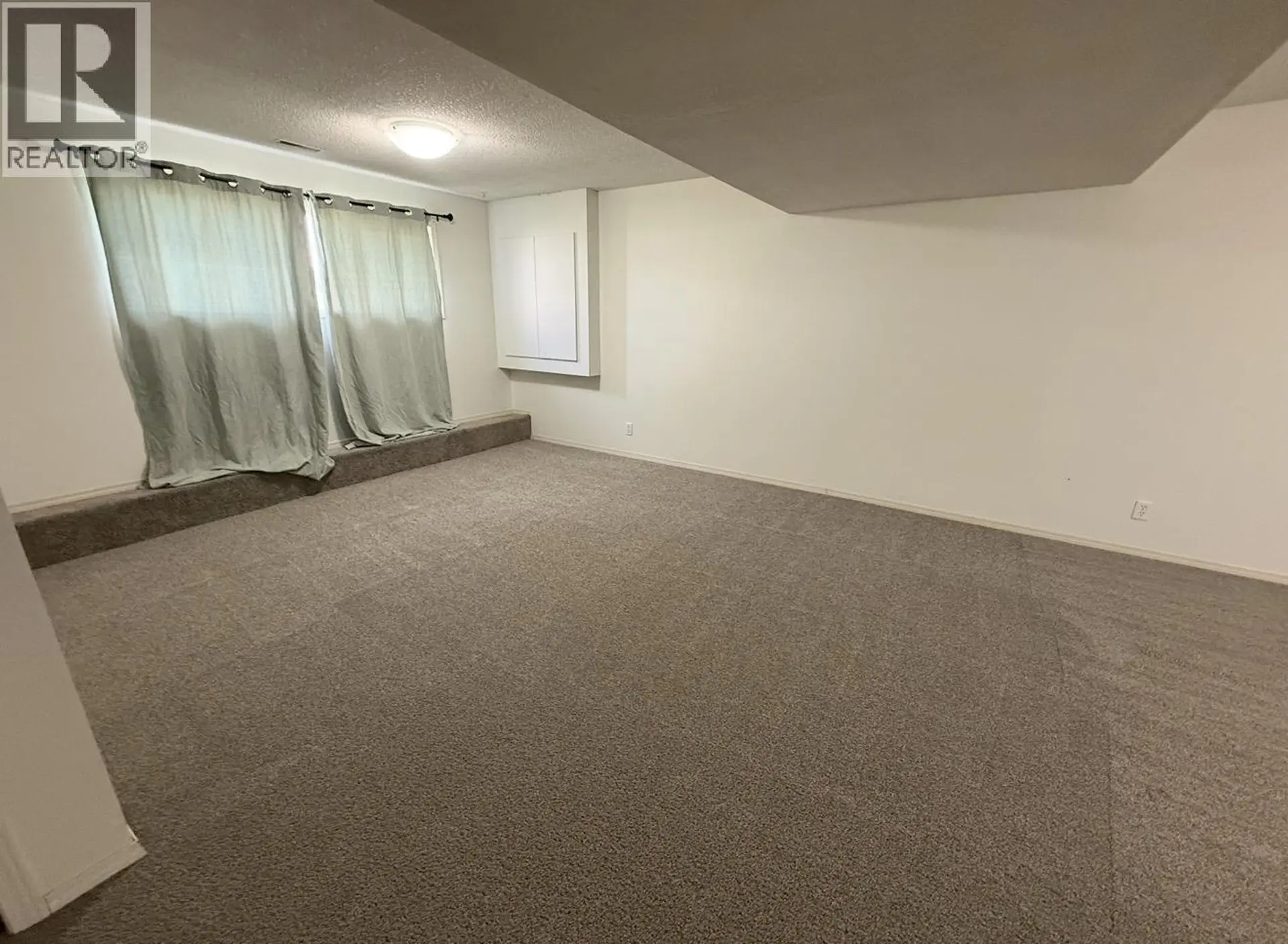 10611 114 AVENUE - Image 12